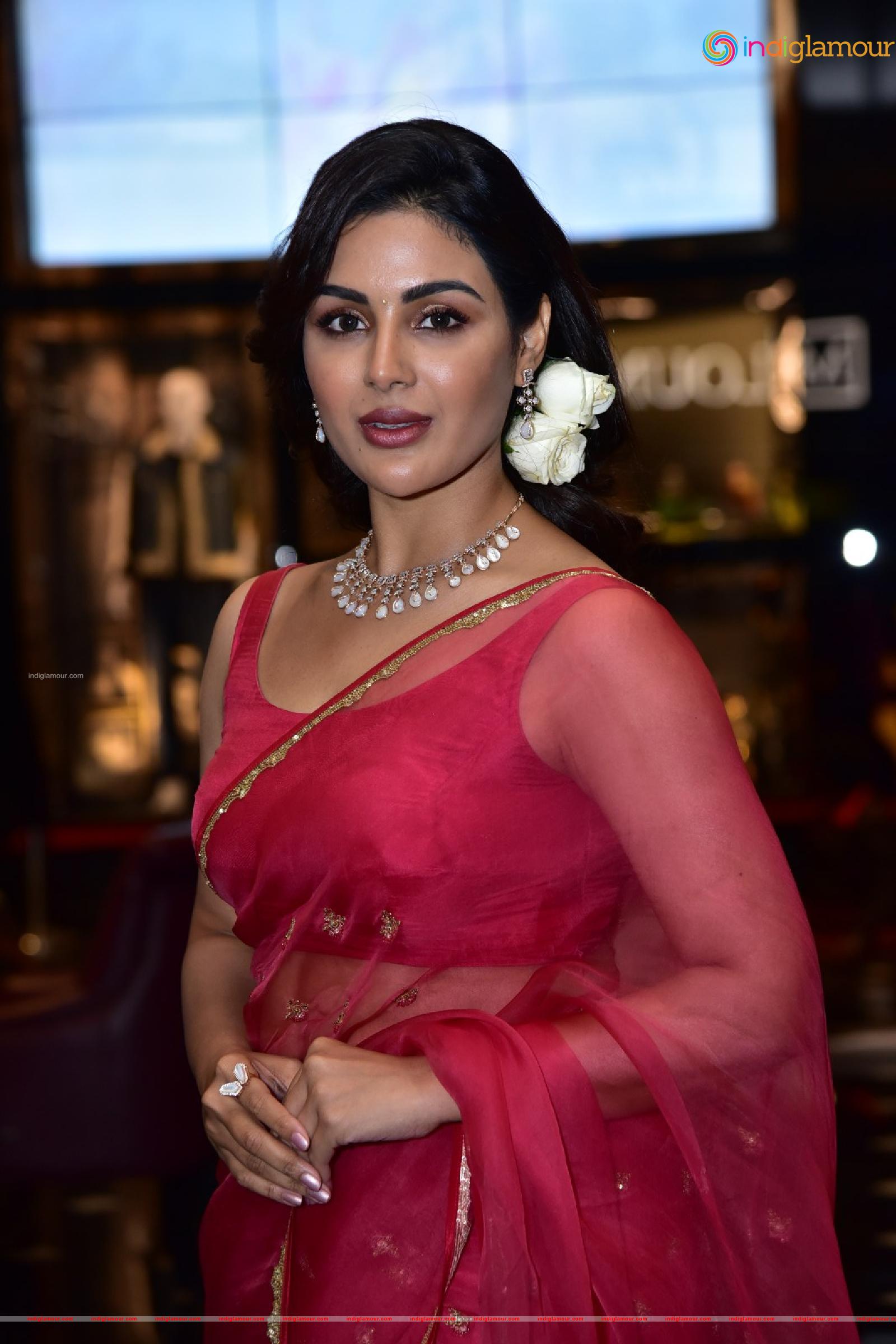 Samyuktha Menon Actress hd photo