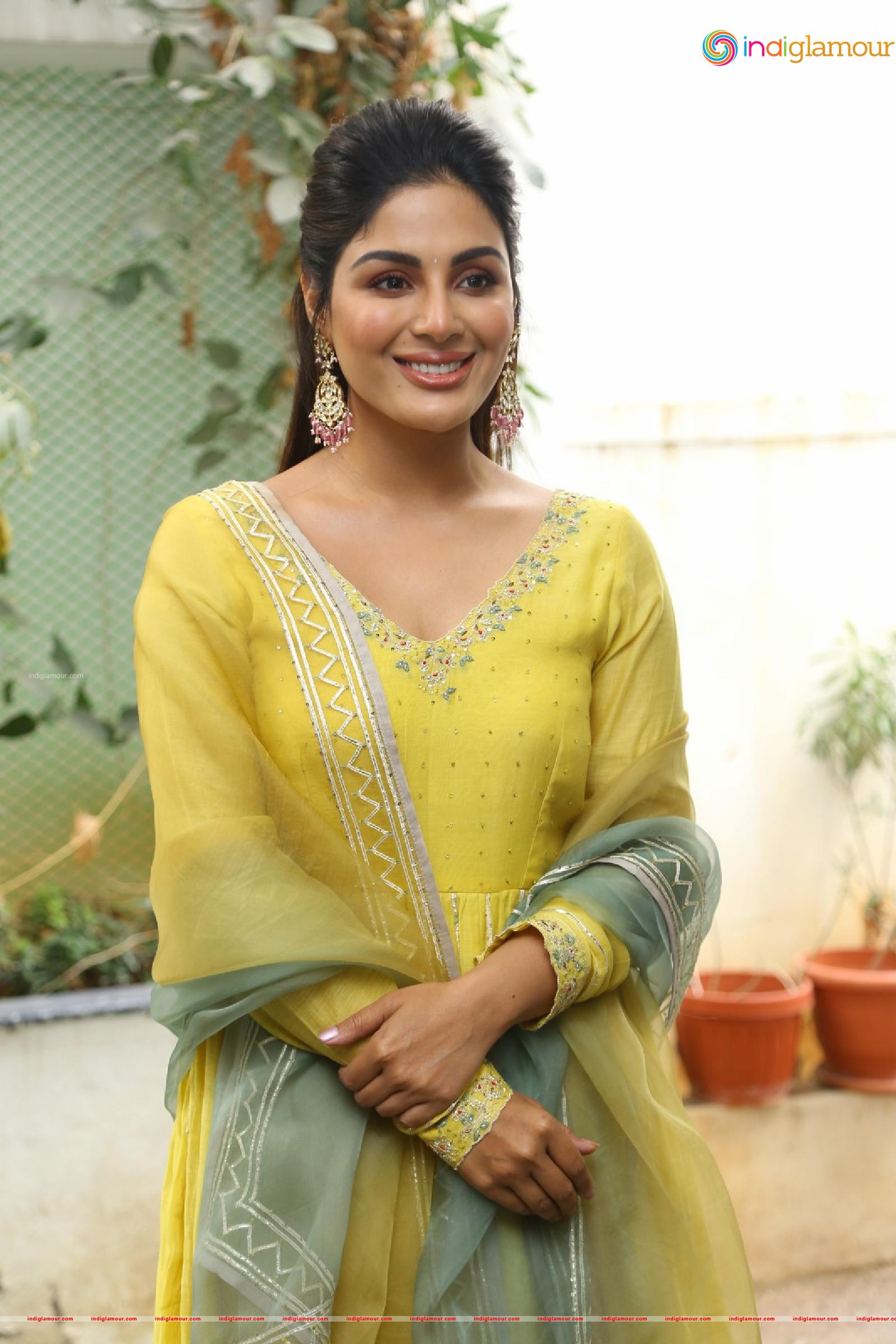Samyuktha Menon Actress hd photo