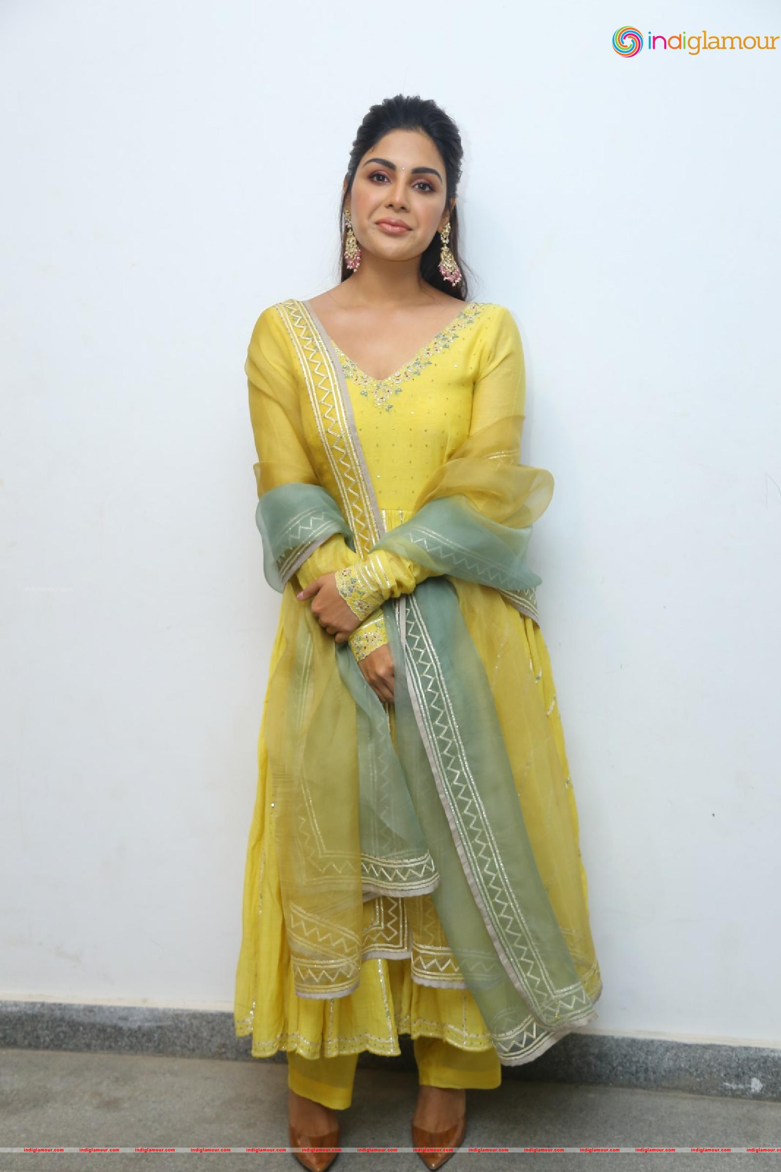 Samyuktha Menon Actress hd photo