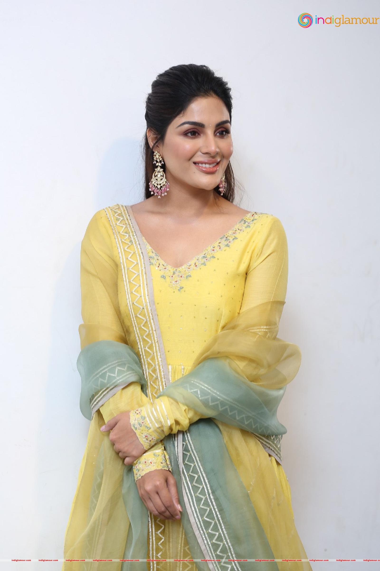 Samyuktha Menon Actress hd photo