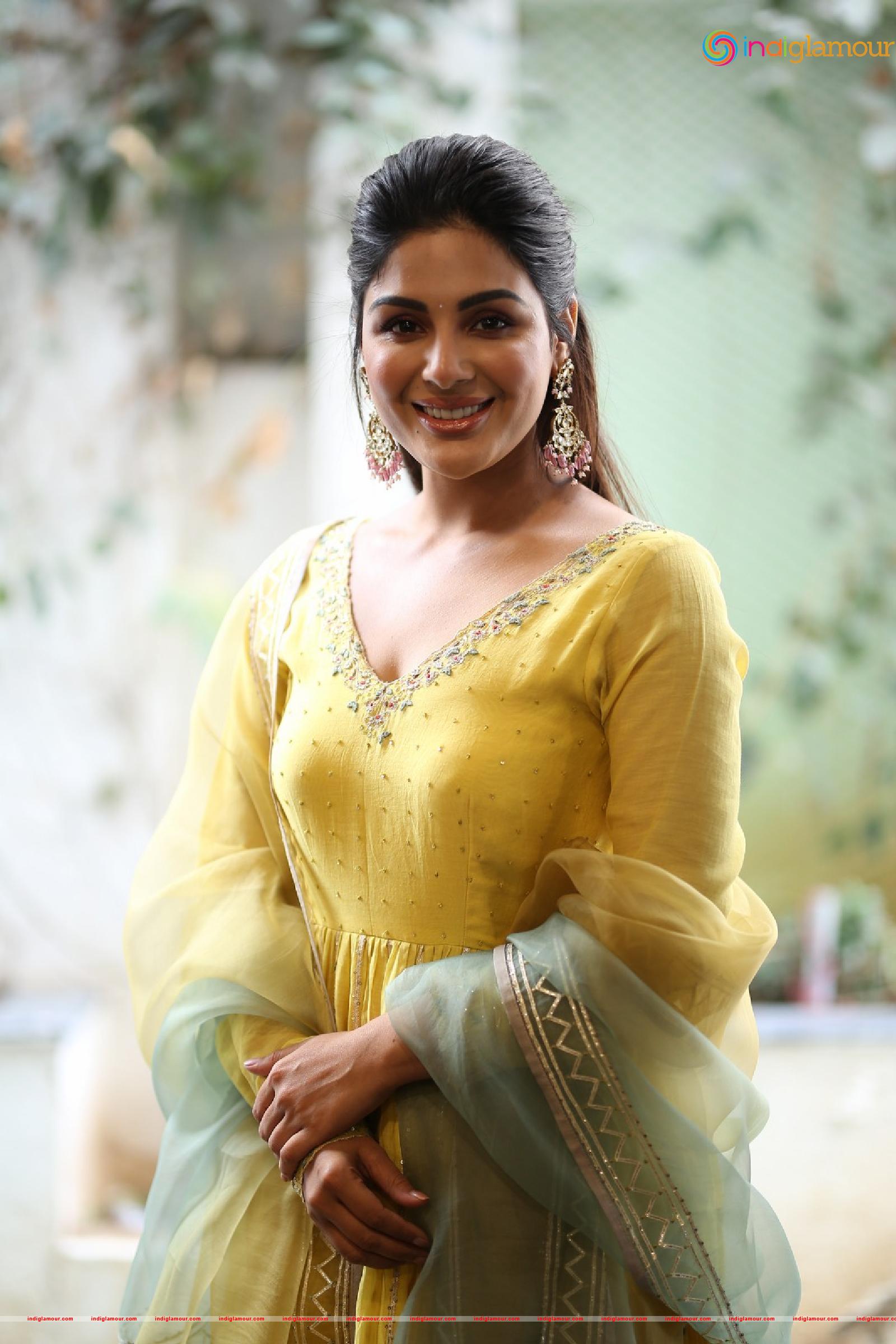 Samyuktha Menon Actress hd photo