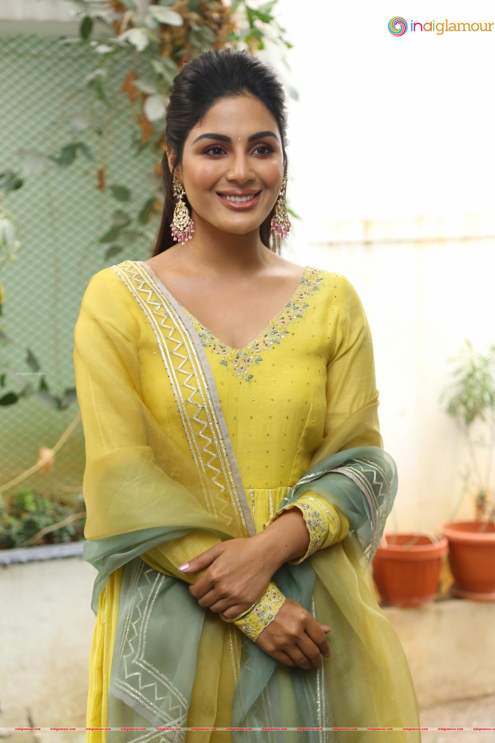 Samyuktha Menon Actress hd photo