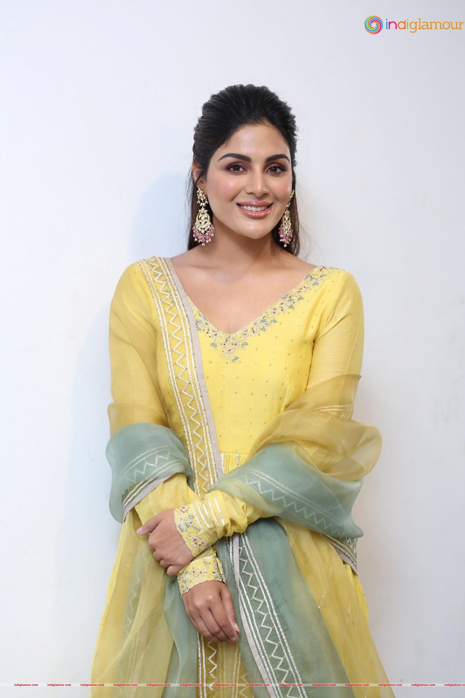 Samyuktha Menon Actress hd photo