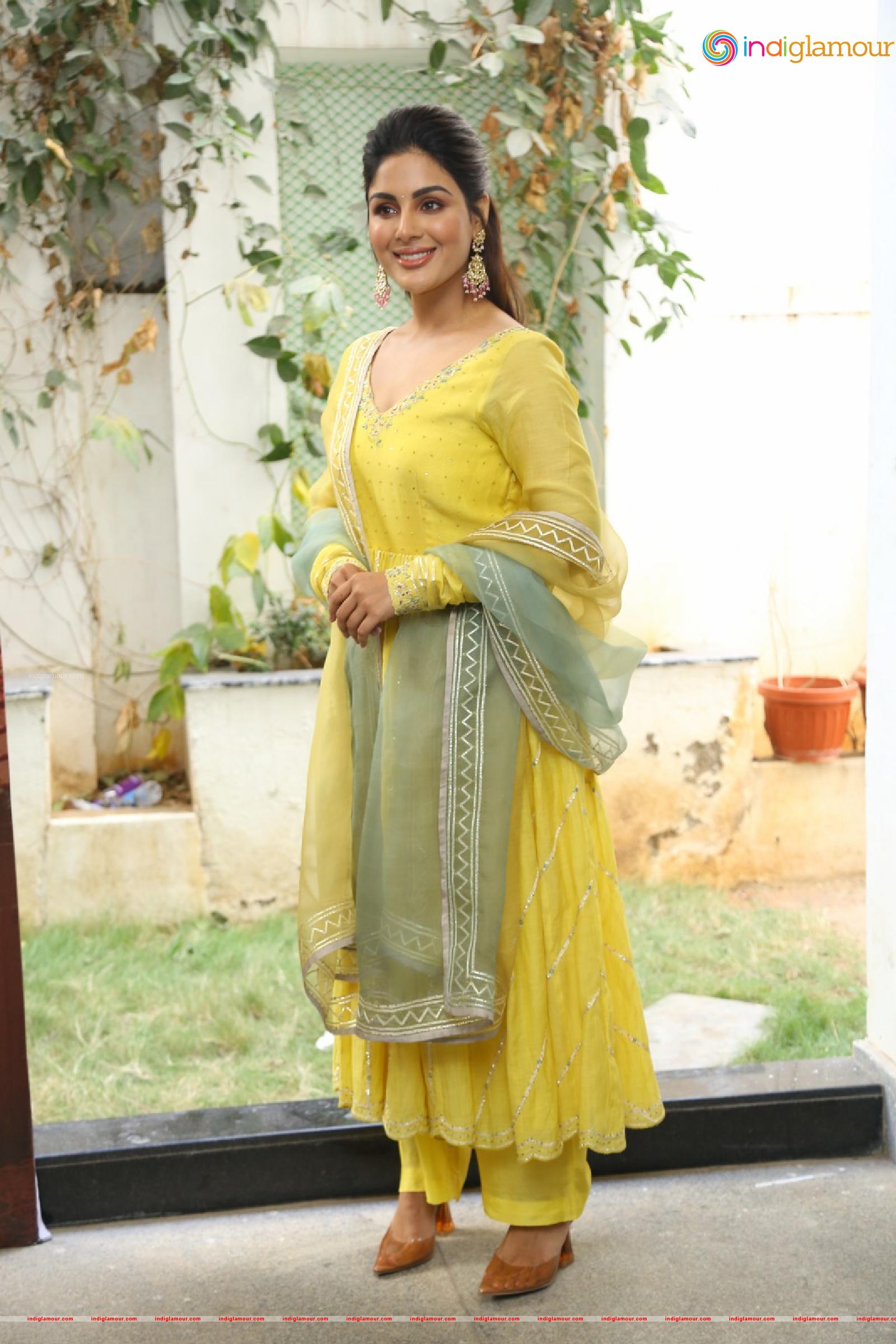 Samyuktha Menon Actress hd photo