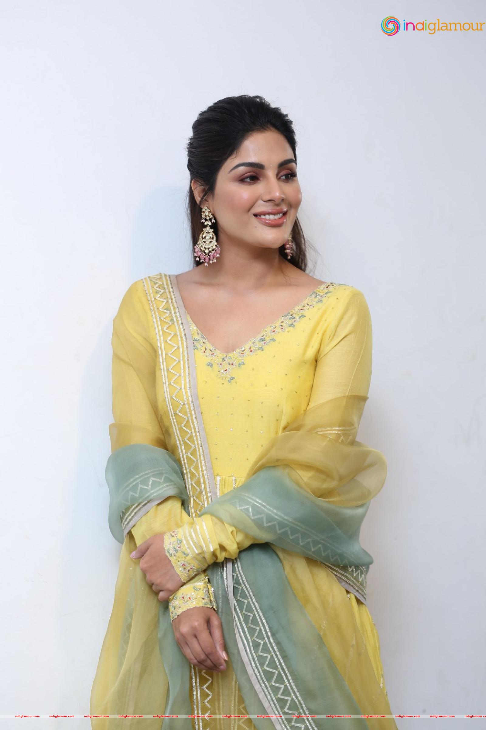 Samyuktha Menon Actress hd photo