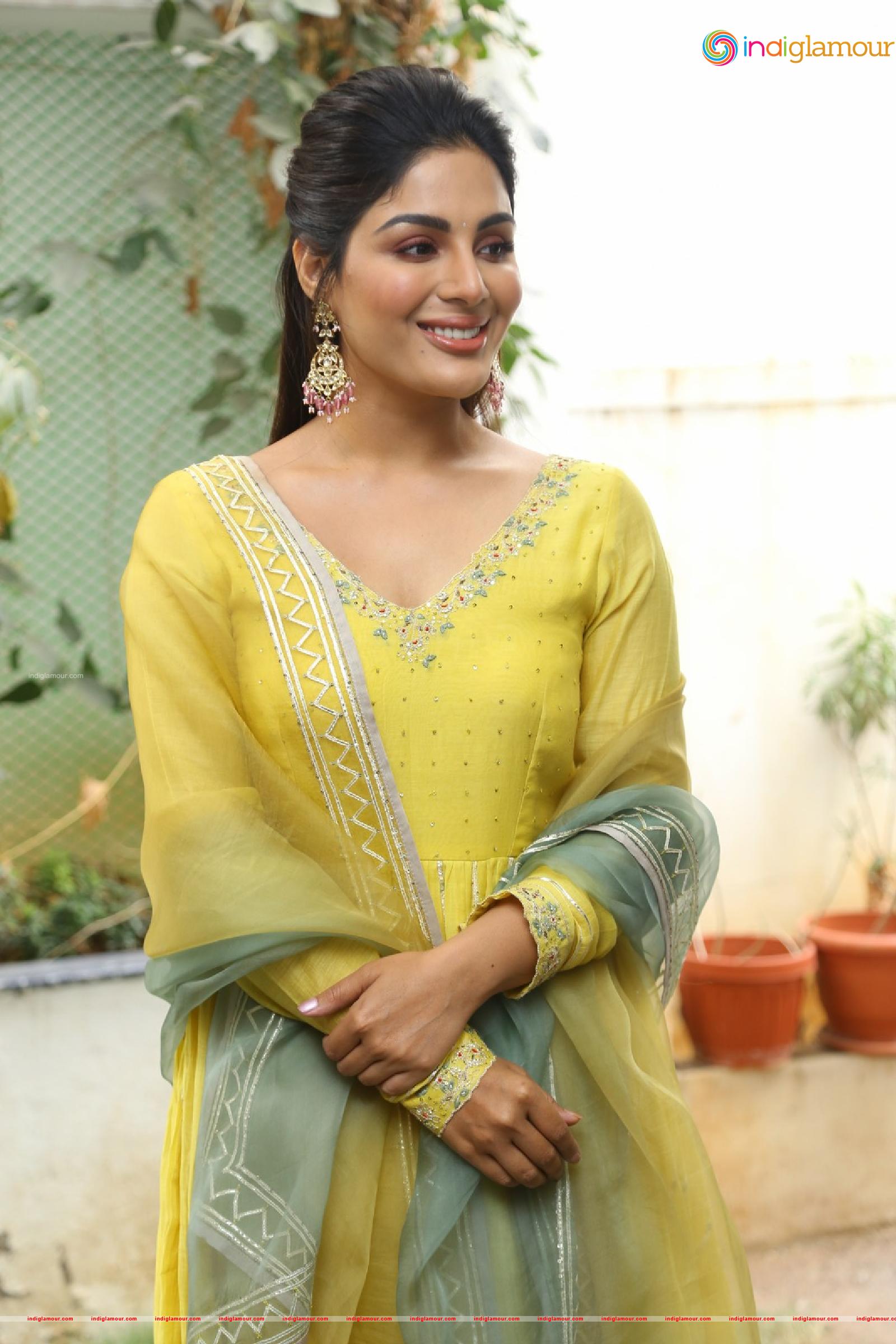 Samyuktha Menon Actress hd photo