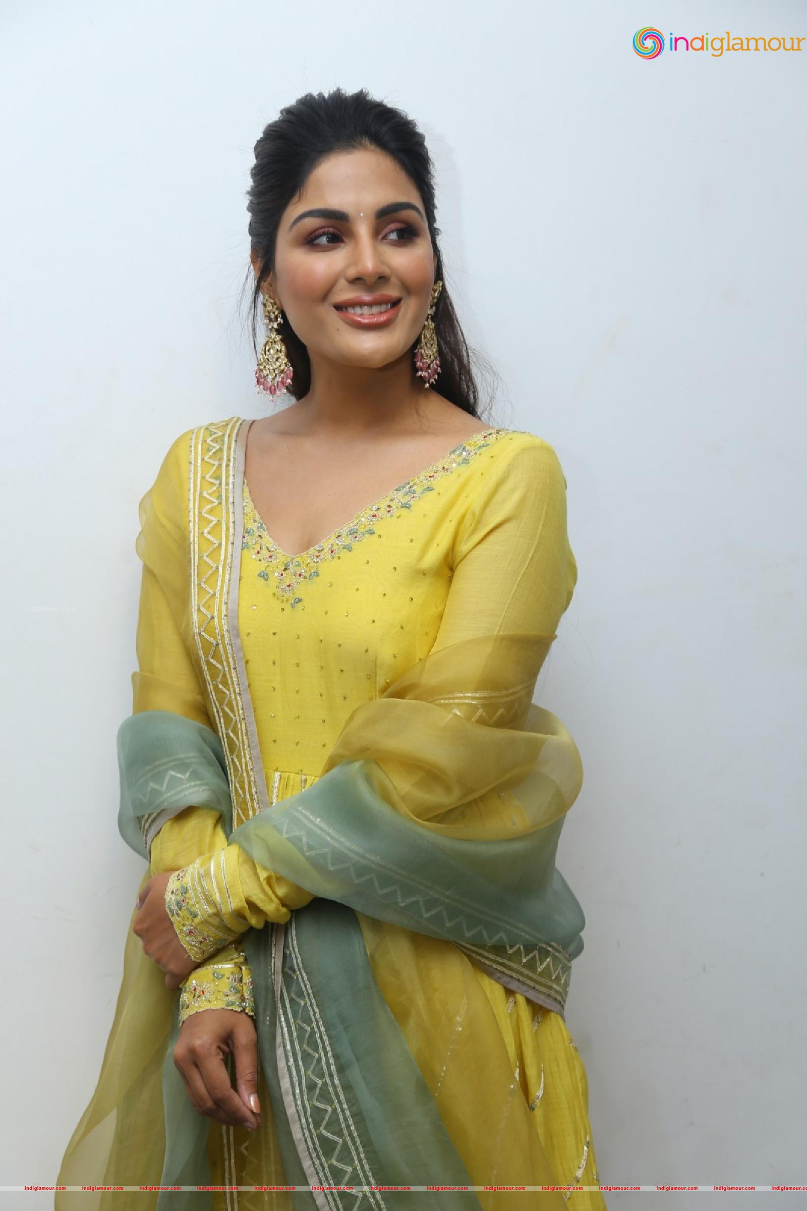 Samyuktha Menon Actress hd photo