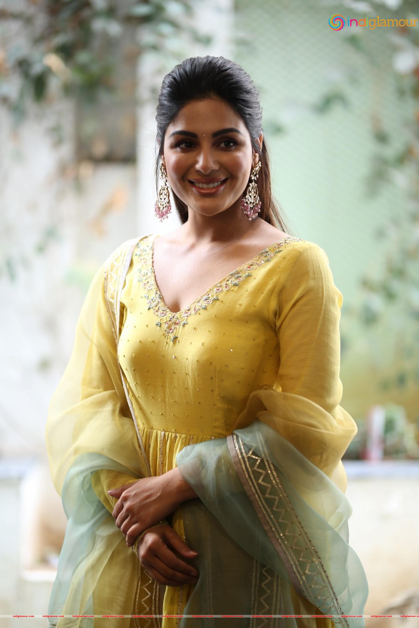 Samyuktha Menon Actress hd photo