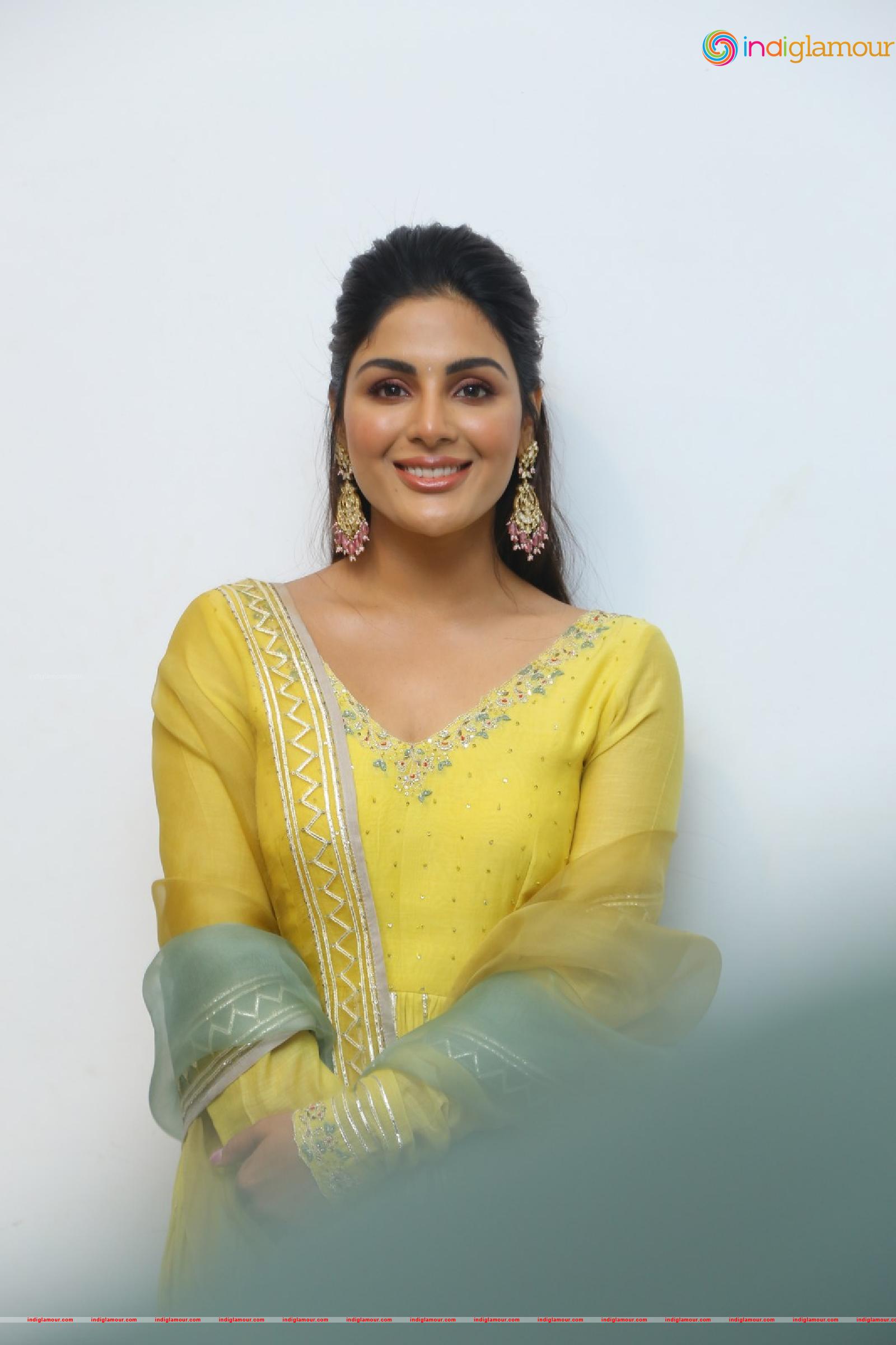 Samyuktha Menon Actress hd photo