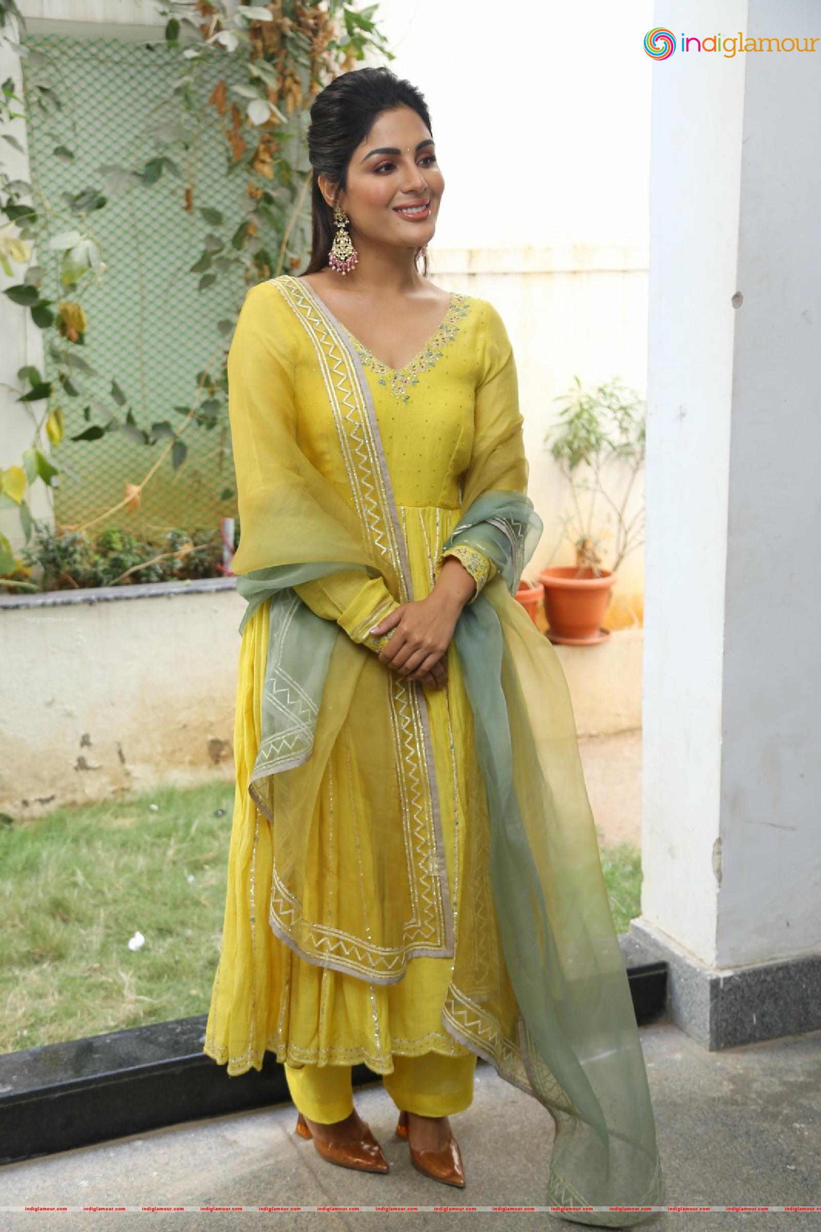 Samyuktha Menon Actress hd photo