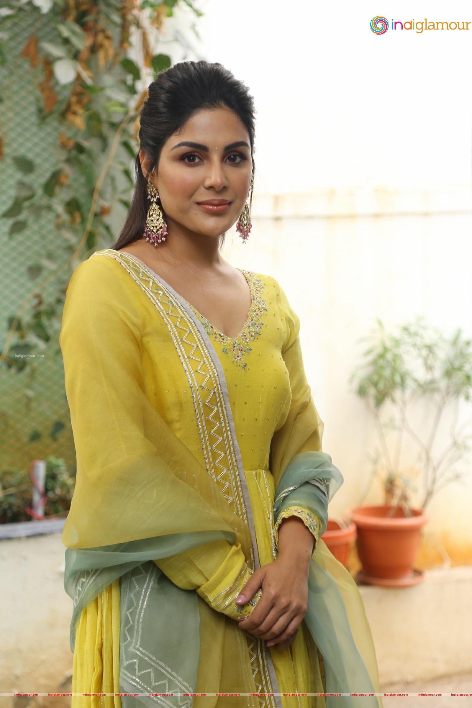 Samyuktha Menon Actress hd photo