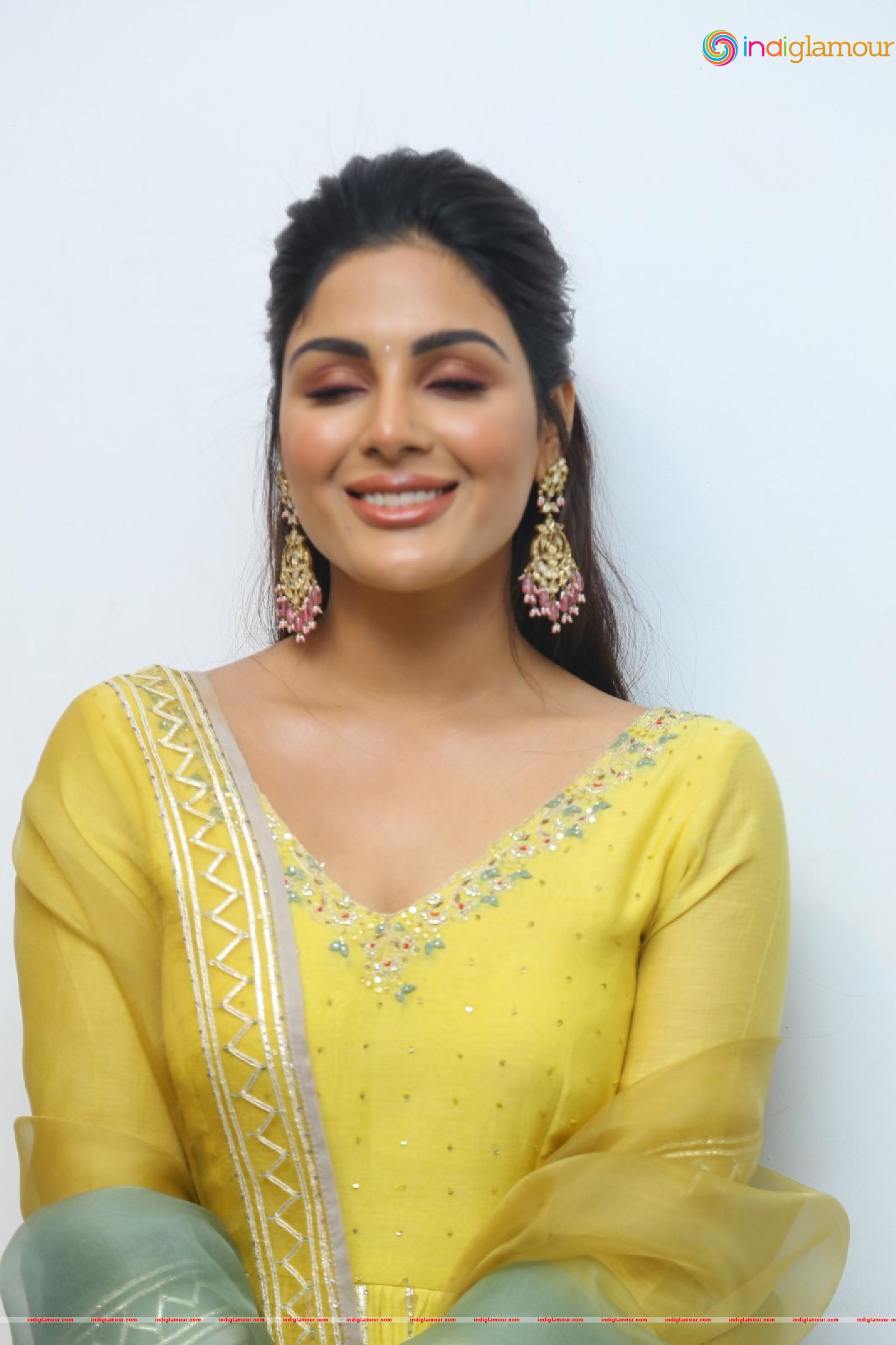 Samyuktha Menon Actress hd photo