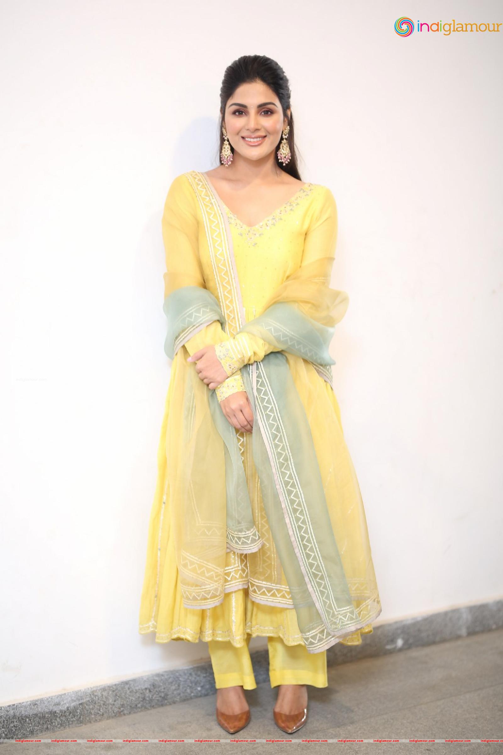 Samyuktha Menon Actress hd photo