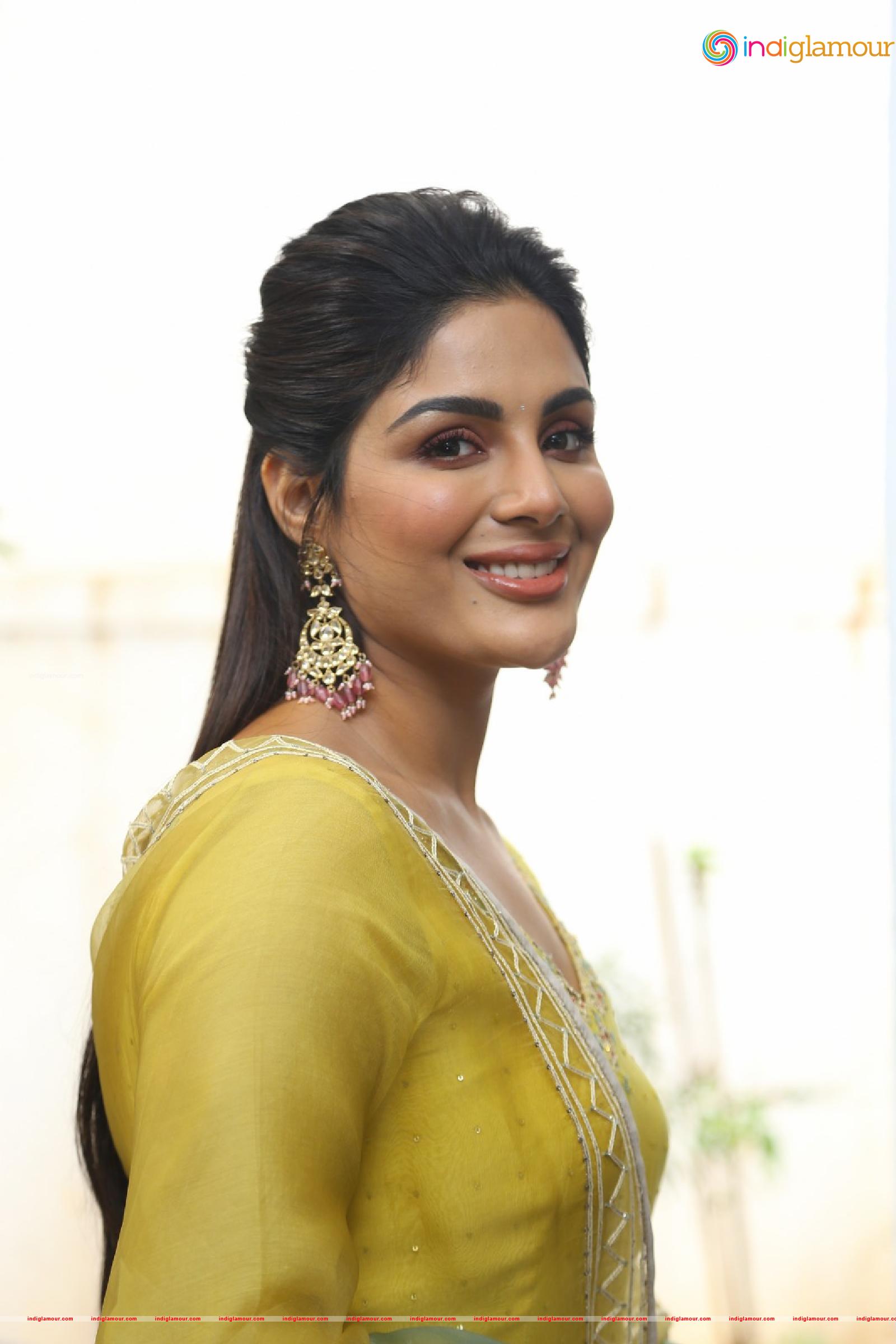 Samyuktha Menon Actress hd photo