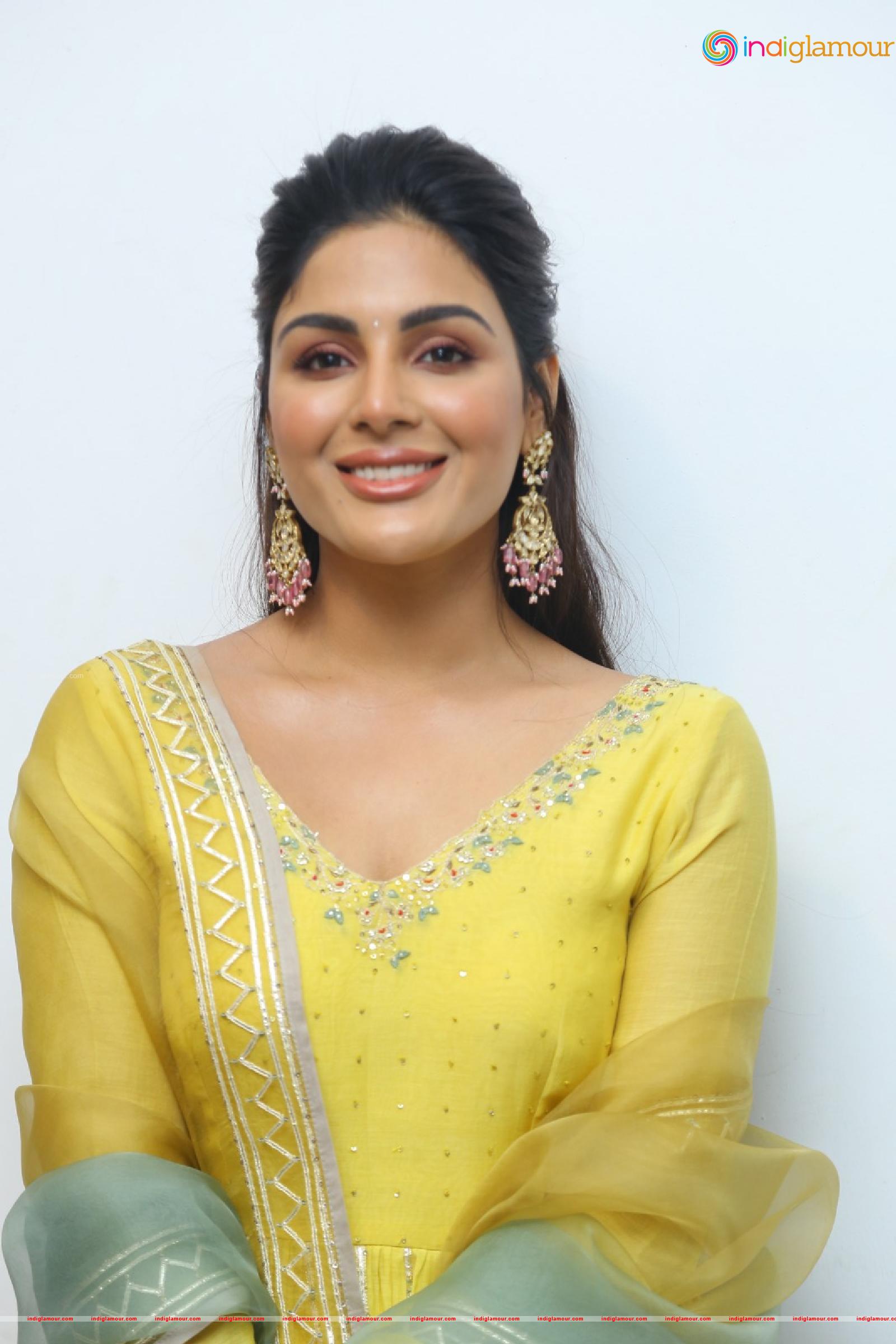 Samyuktha Menon Actress hd photo