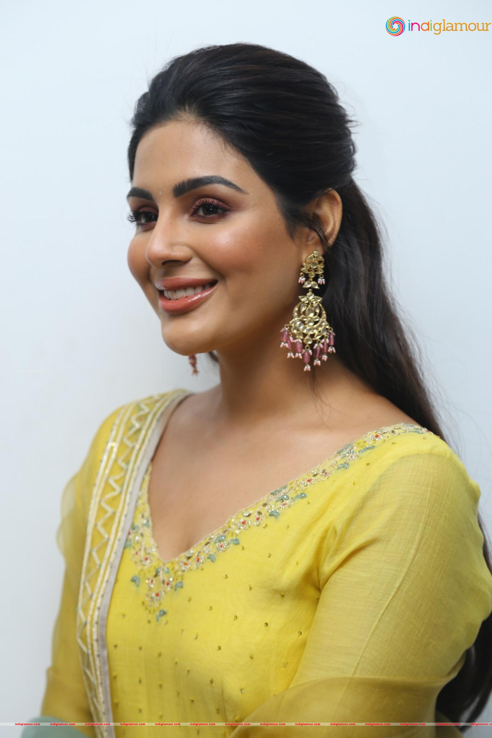 Samyuktha Menon Actress hd photo