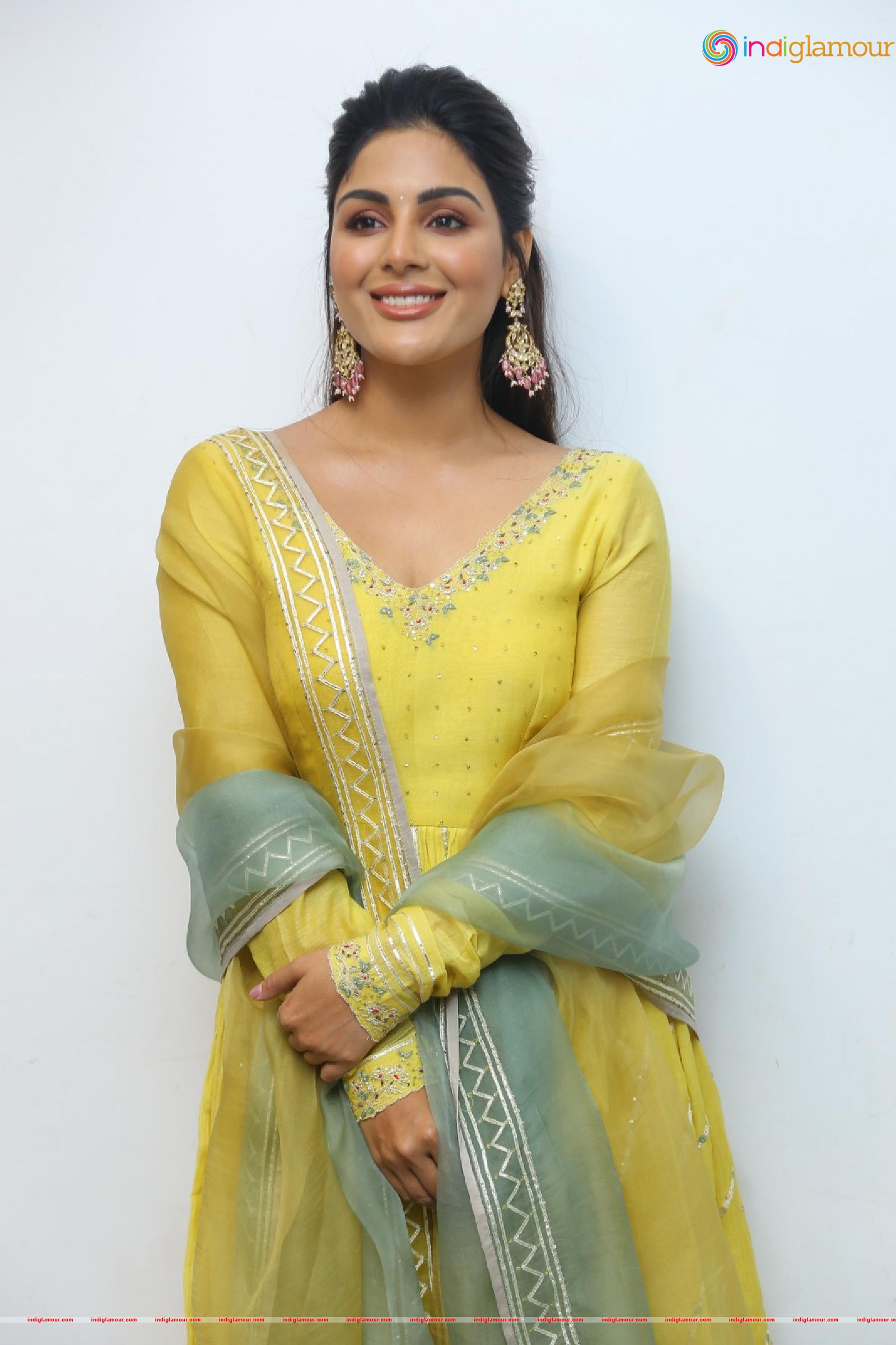 Samyuktha Menon Actress hd photo