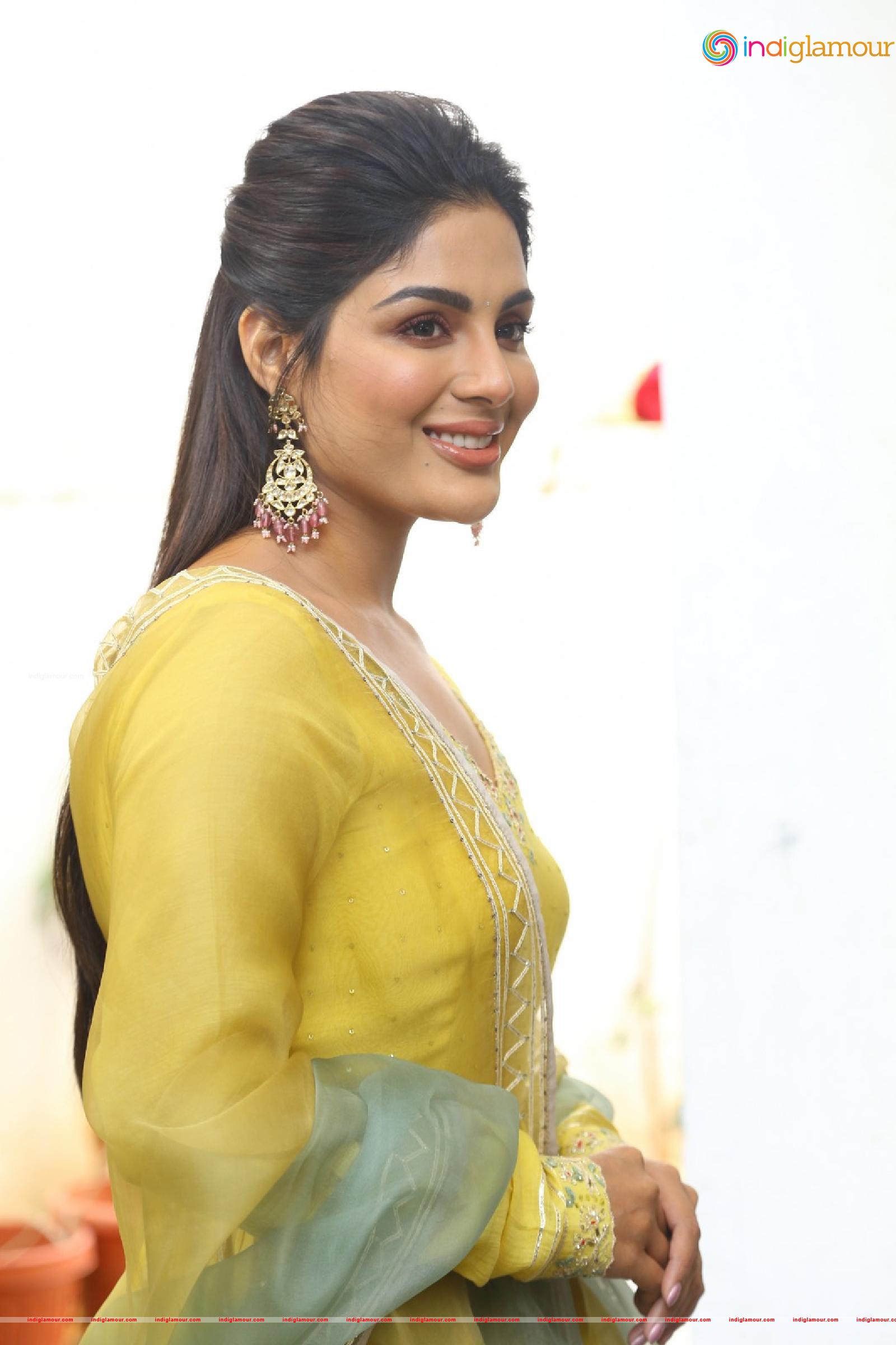 Samyuktha Menon Actress hd photo