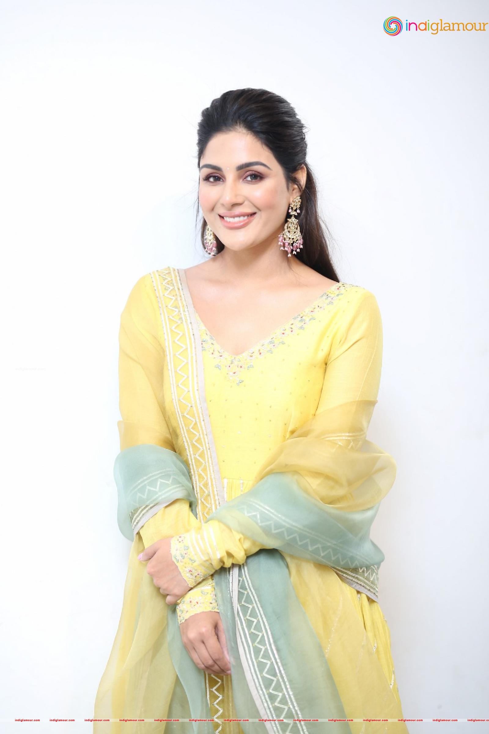 Samyuktha Menon Actress hd photo