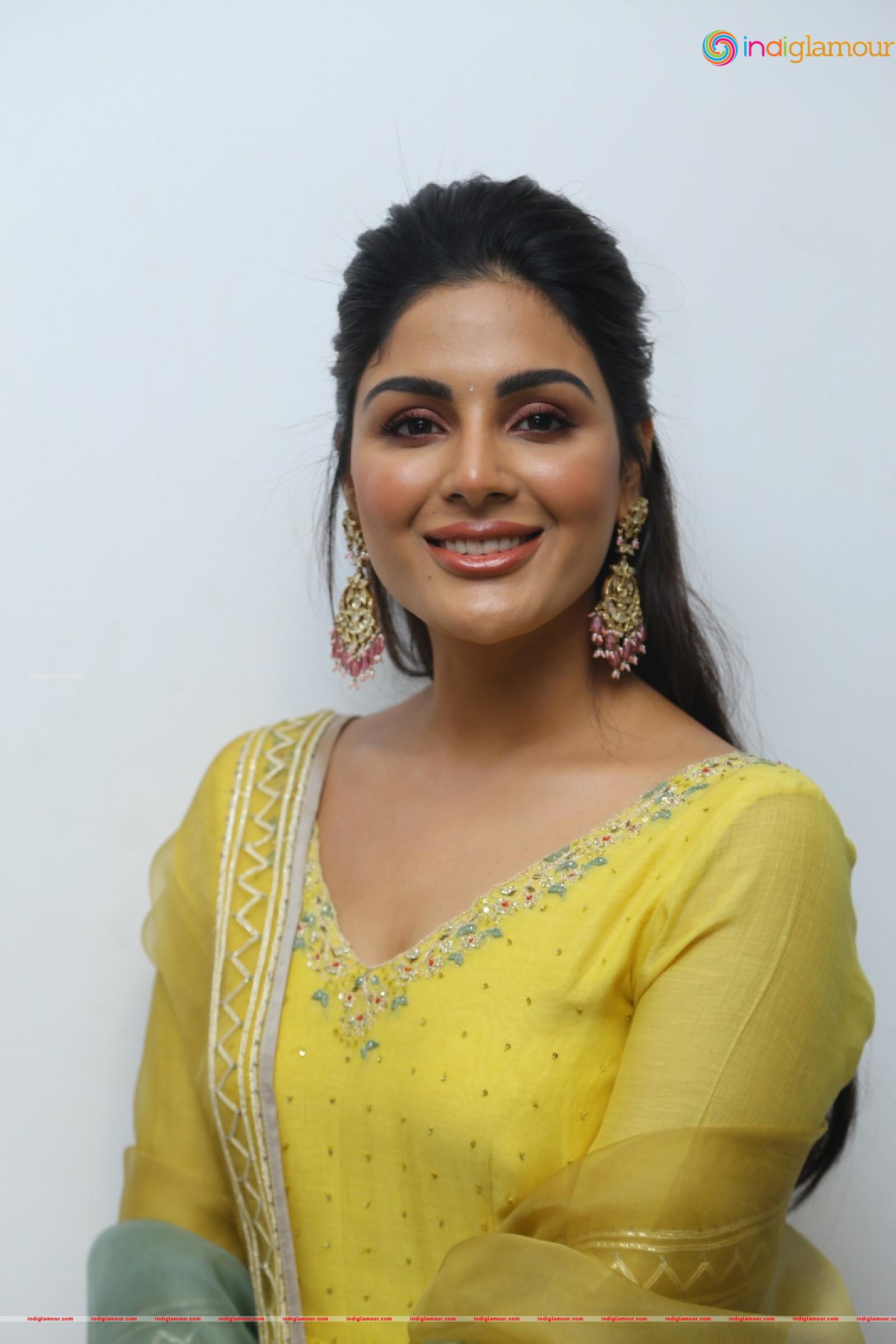 Samyuktha Menon Actress hd photo
