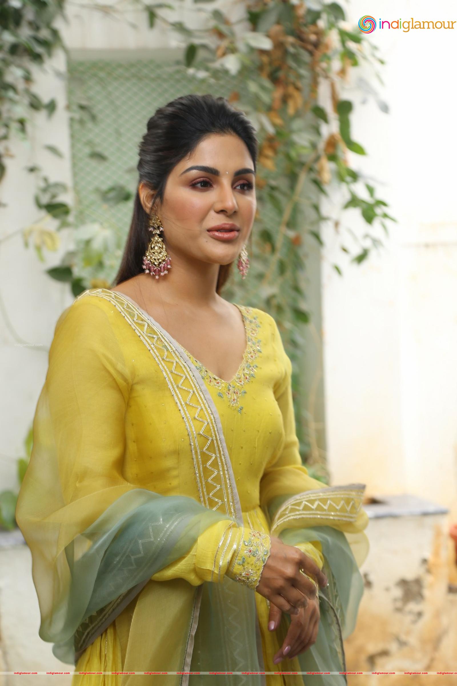 Samyuktha Menon Actress hd photo