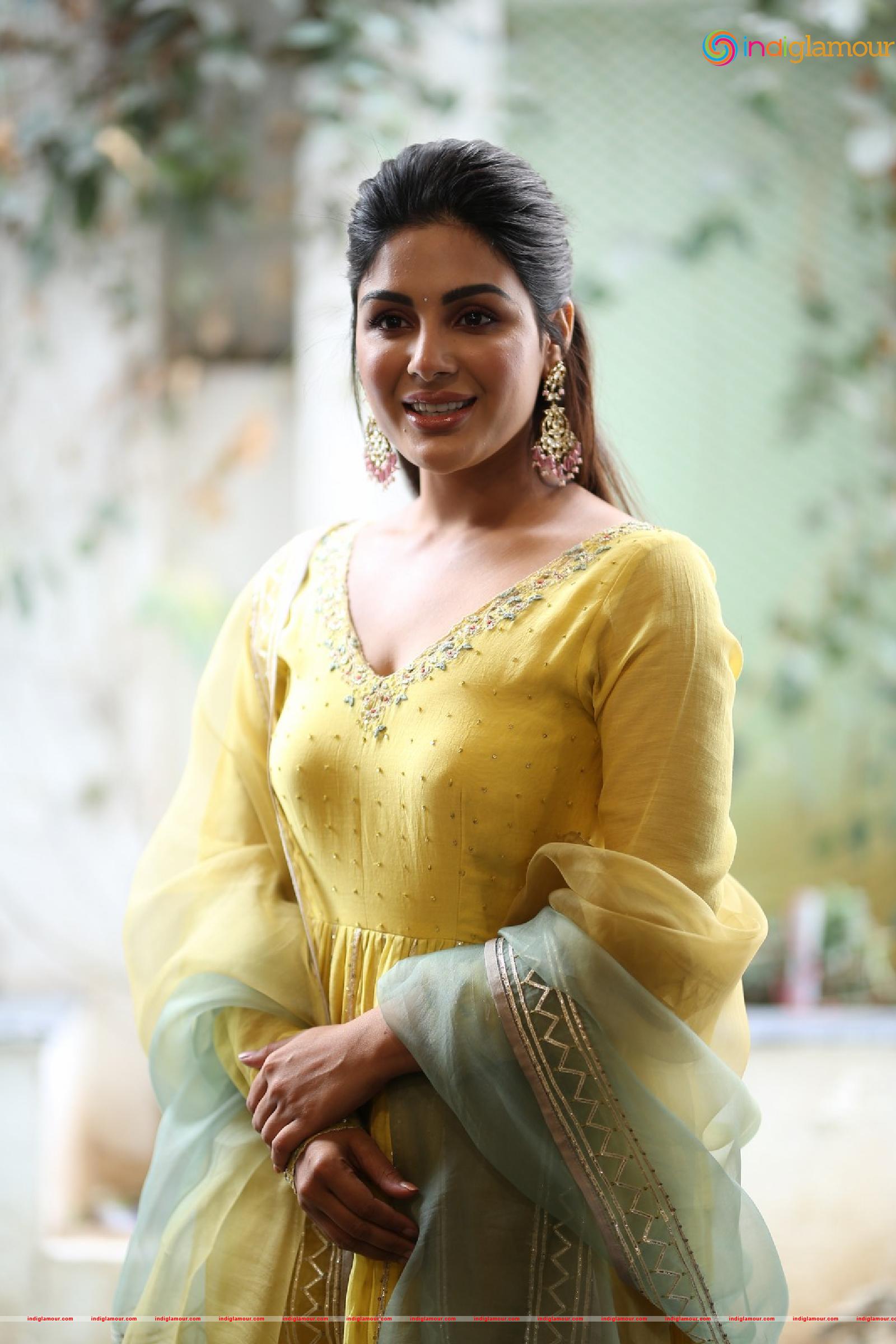Samyuktha Menon Actress hd photo