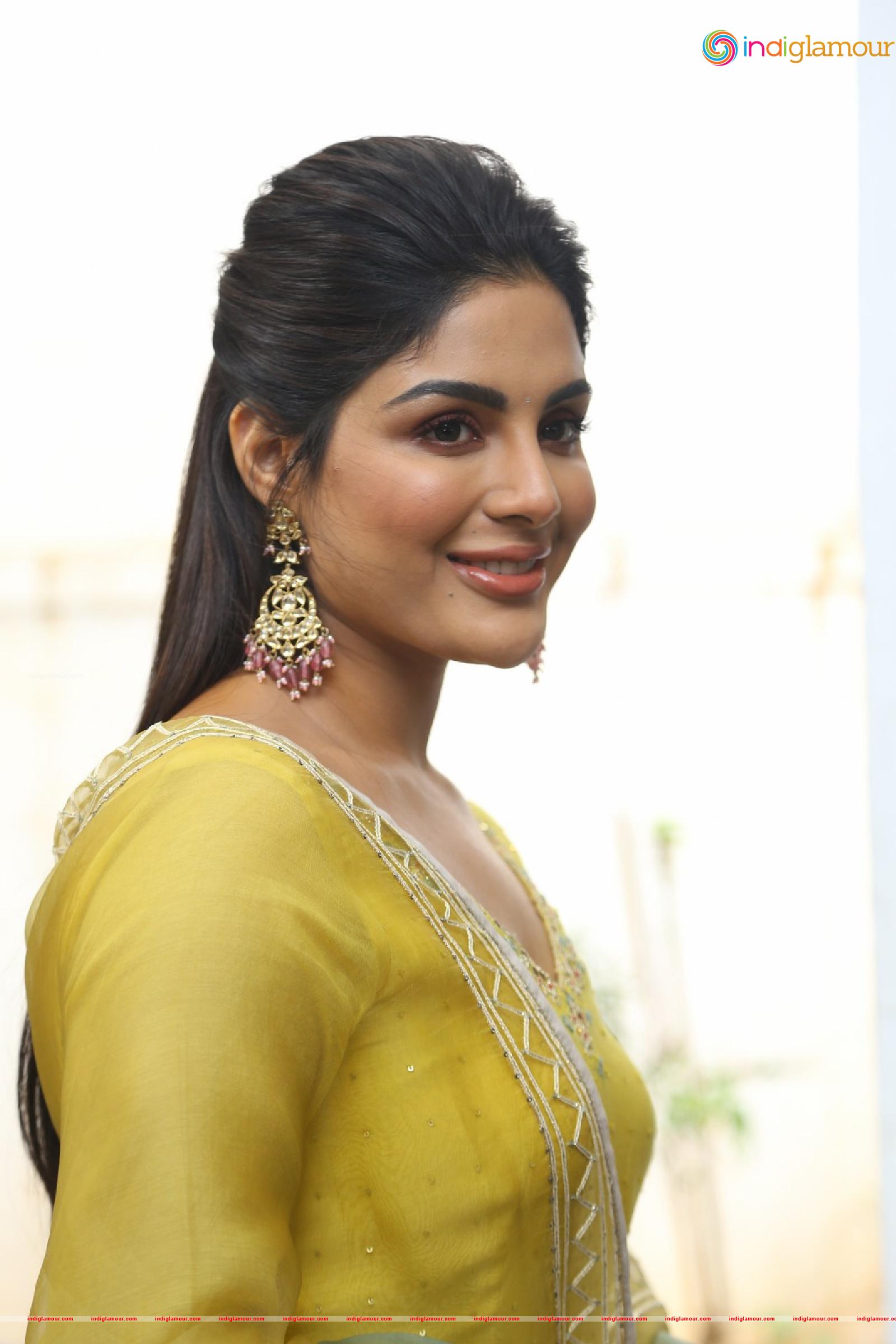Samyuktha Menon Actress hd photo