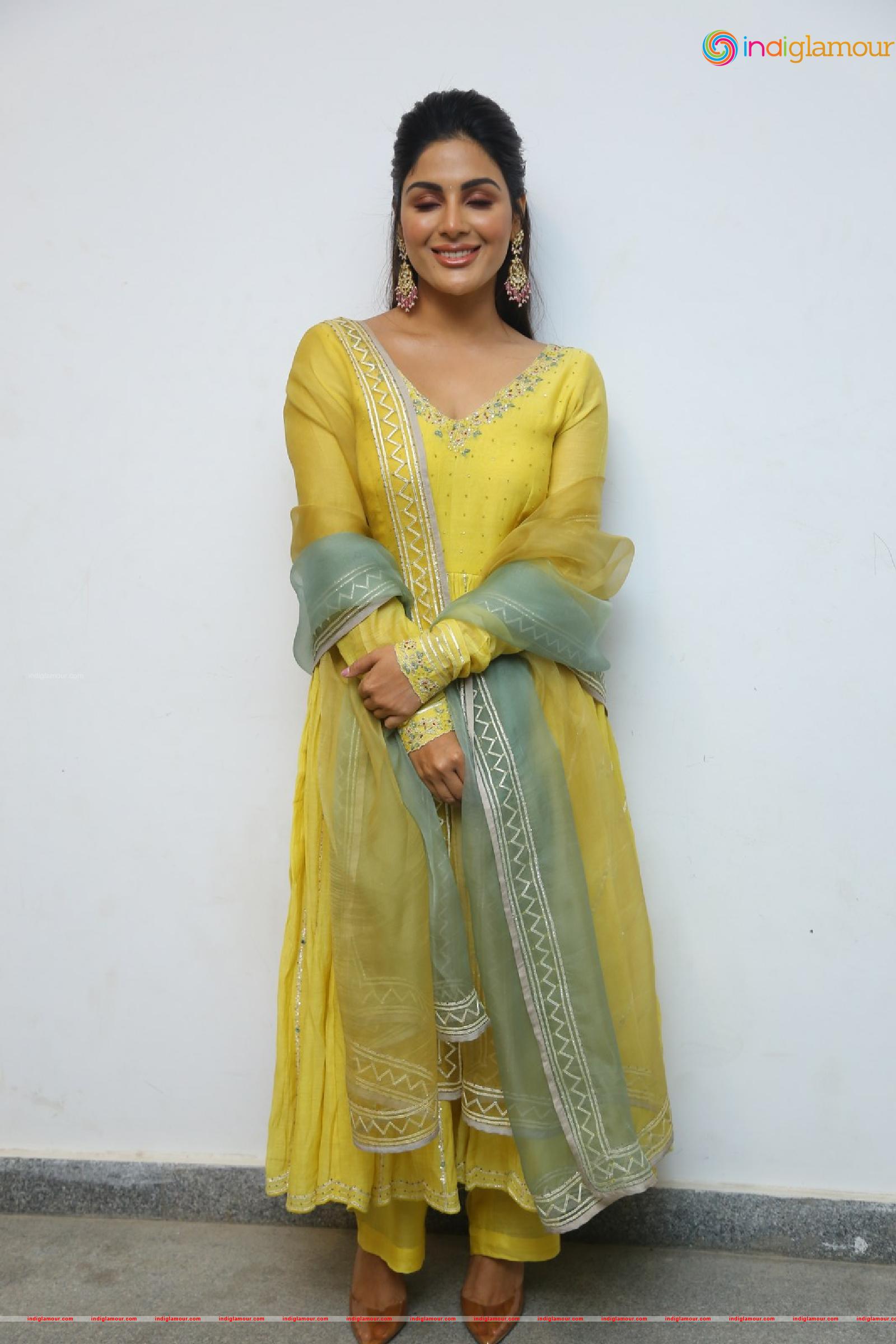 Samyuktha Menon Actress hd photo
