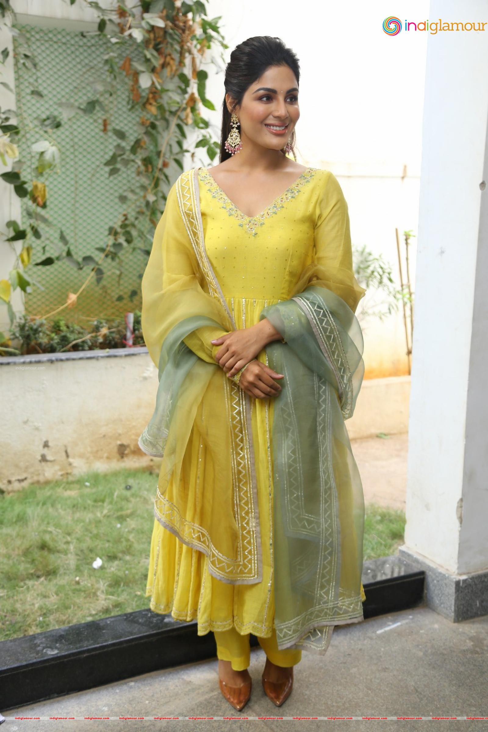 Samyuktha Menon Actress hd photo