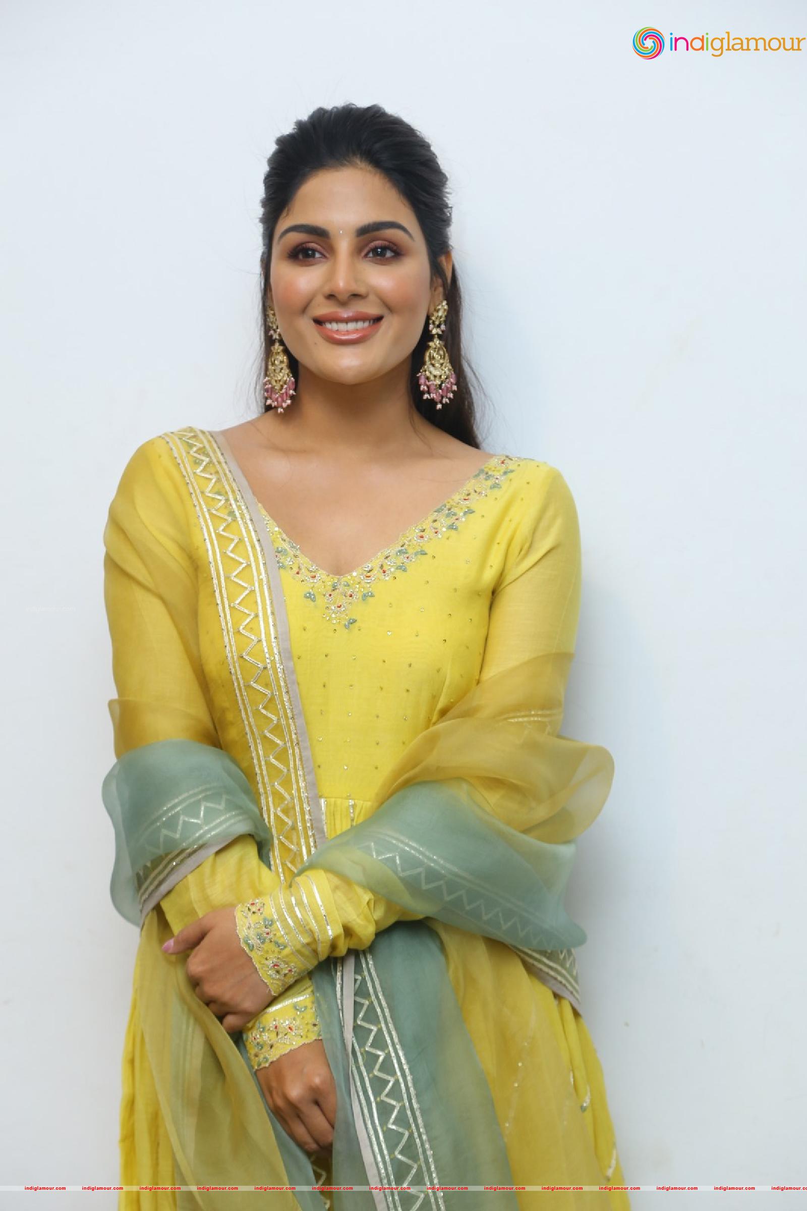 Samyuktha Menon Actress hd photo