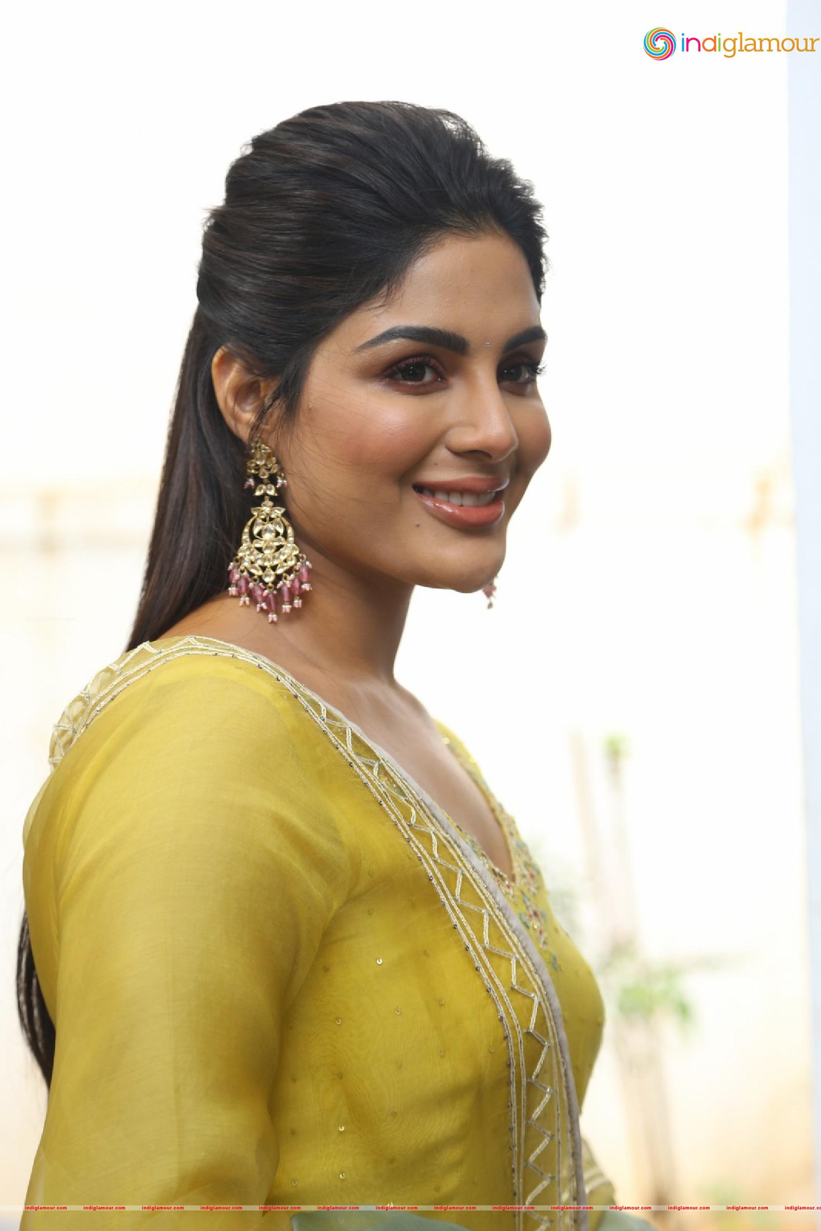 Samyuktha Menon Actress hd photo