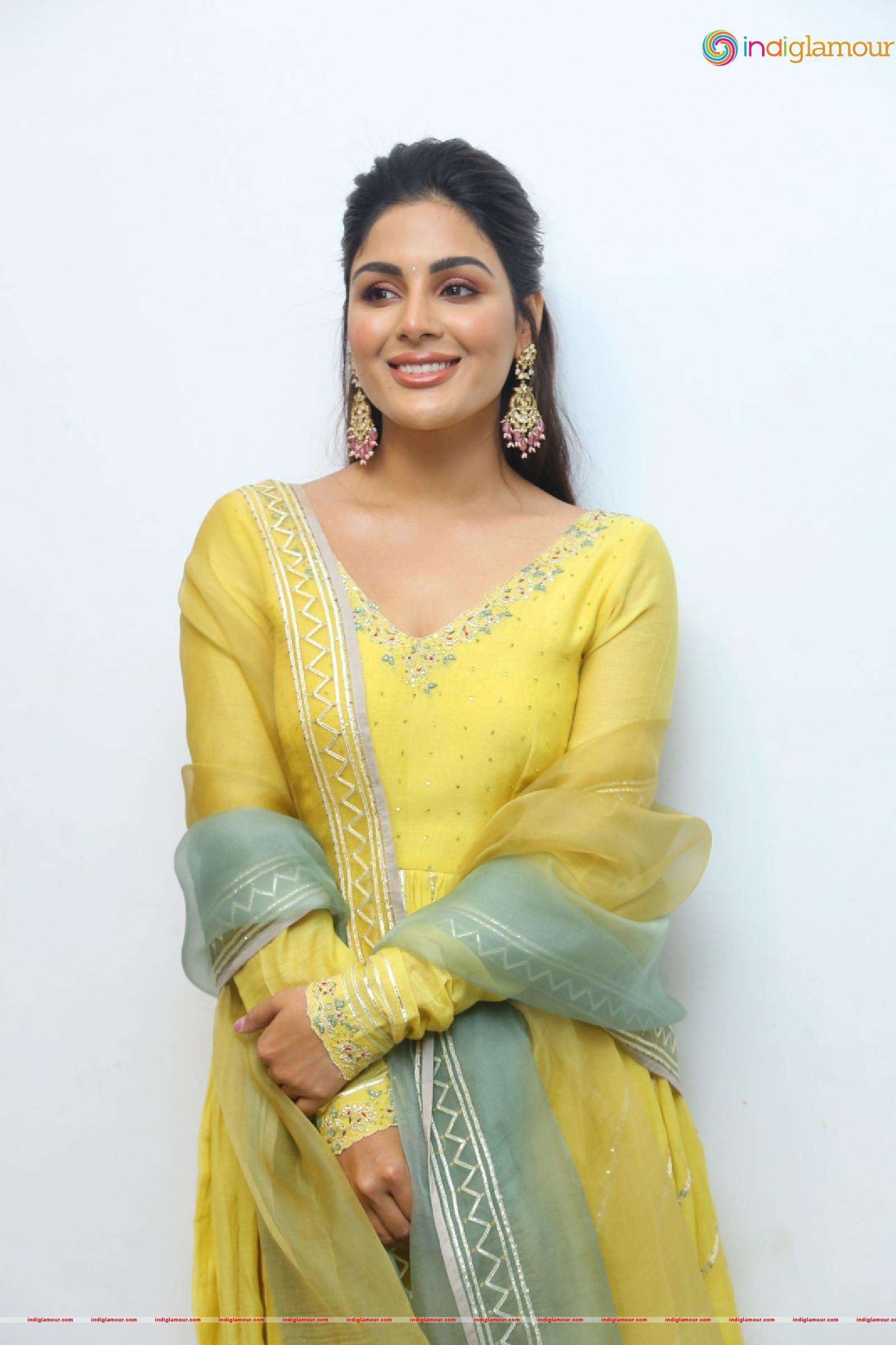 Samyuktha Menon Actress hd photo