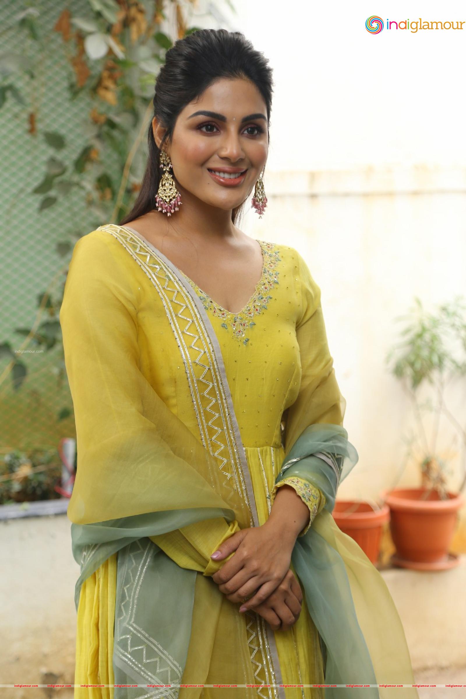 Samyuktha Menon Actress hd photo
