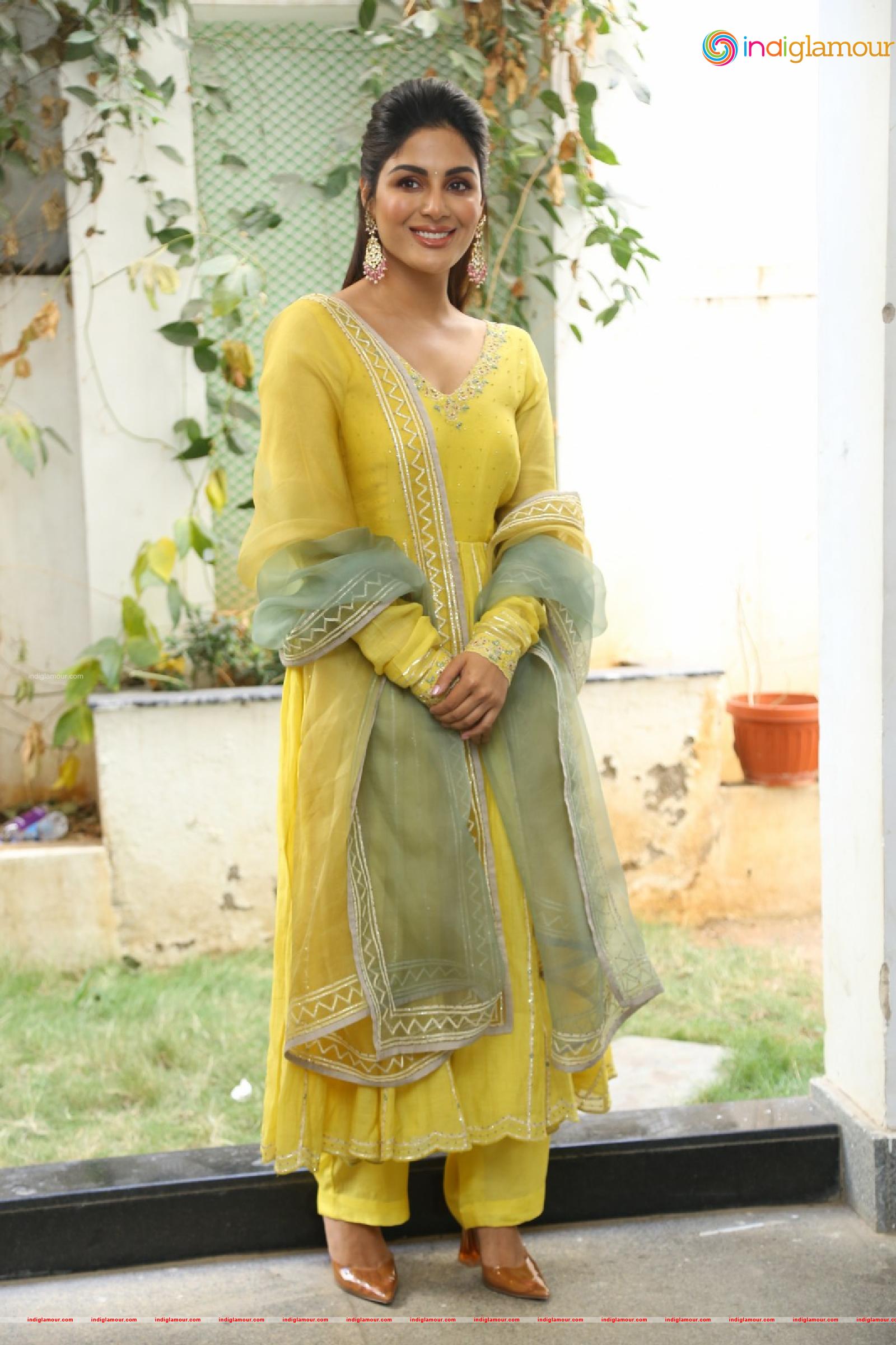 Samyuktha Menon Actress hd photo