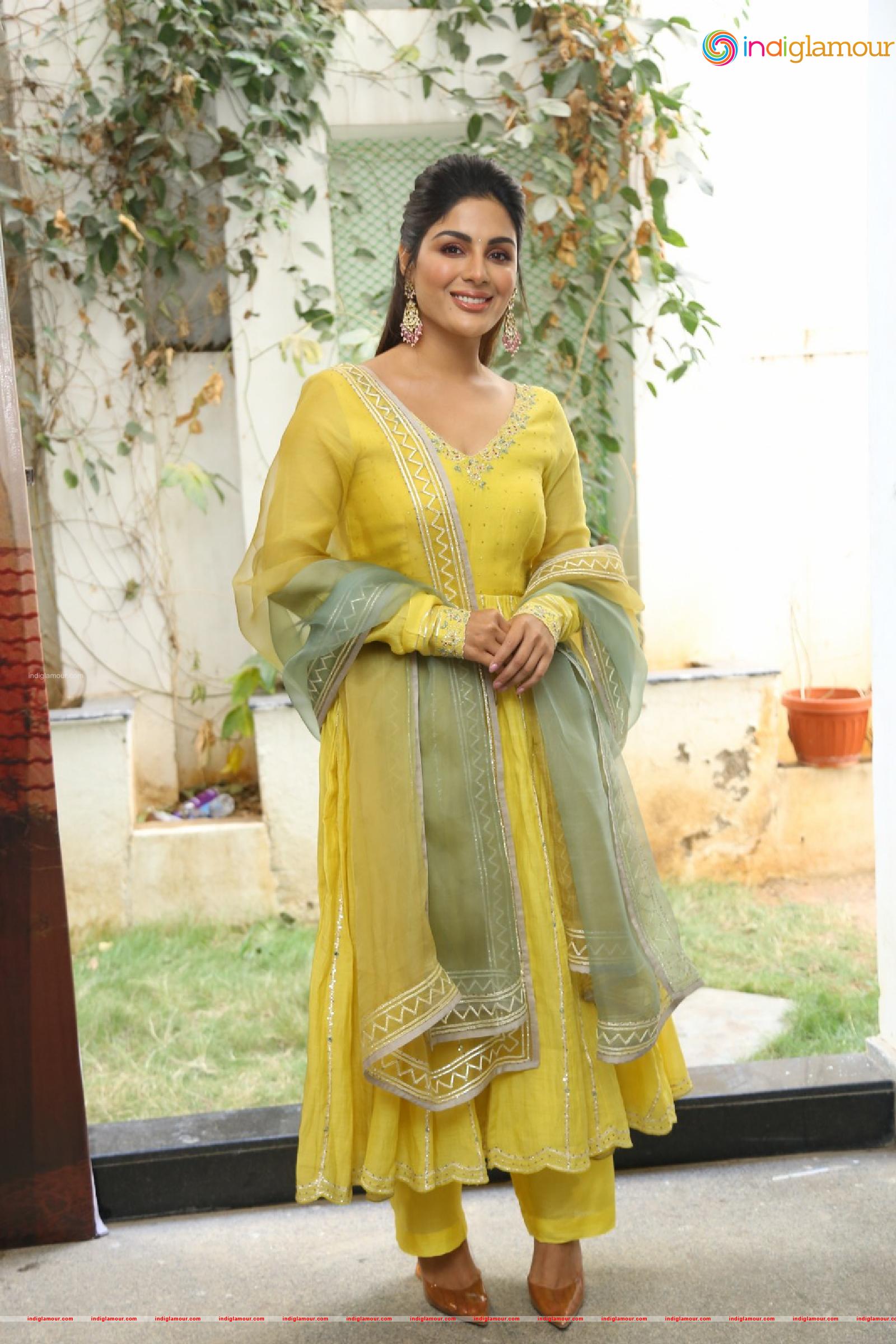 Samyuktha Menon Actress hd photo