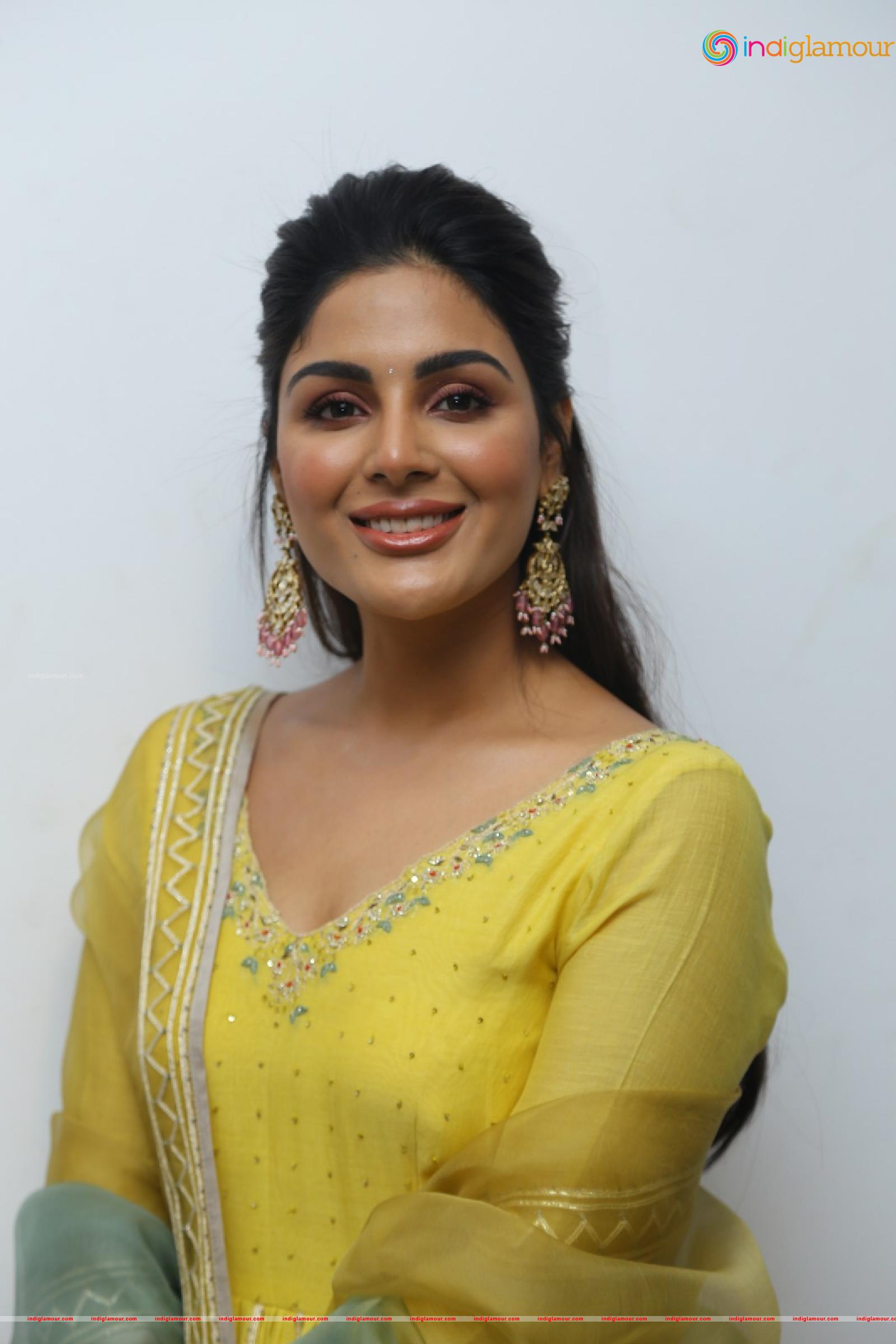 Samyuktha Menon Actress hd photo