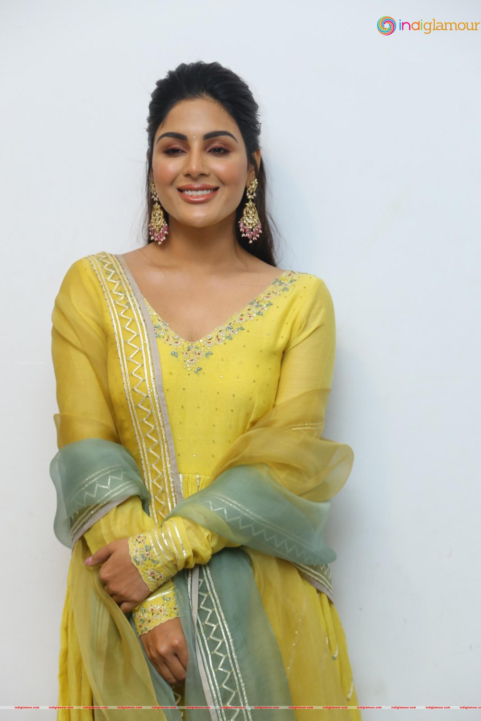 Samyuktha Menon Actress hd photo