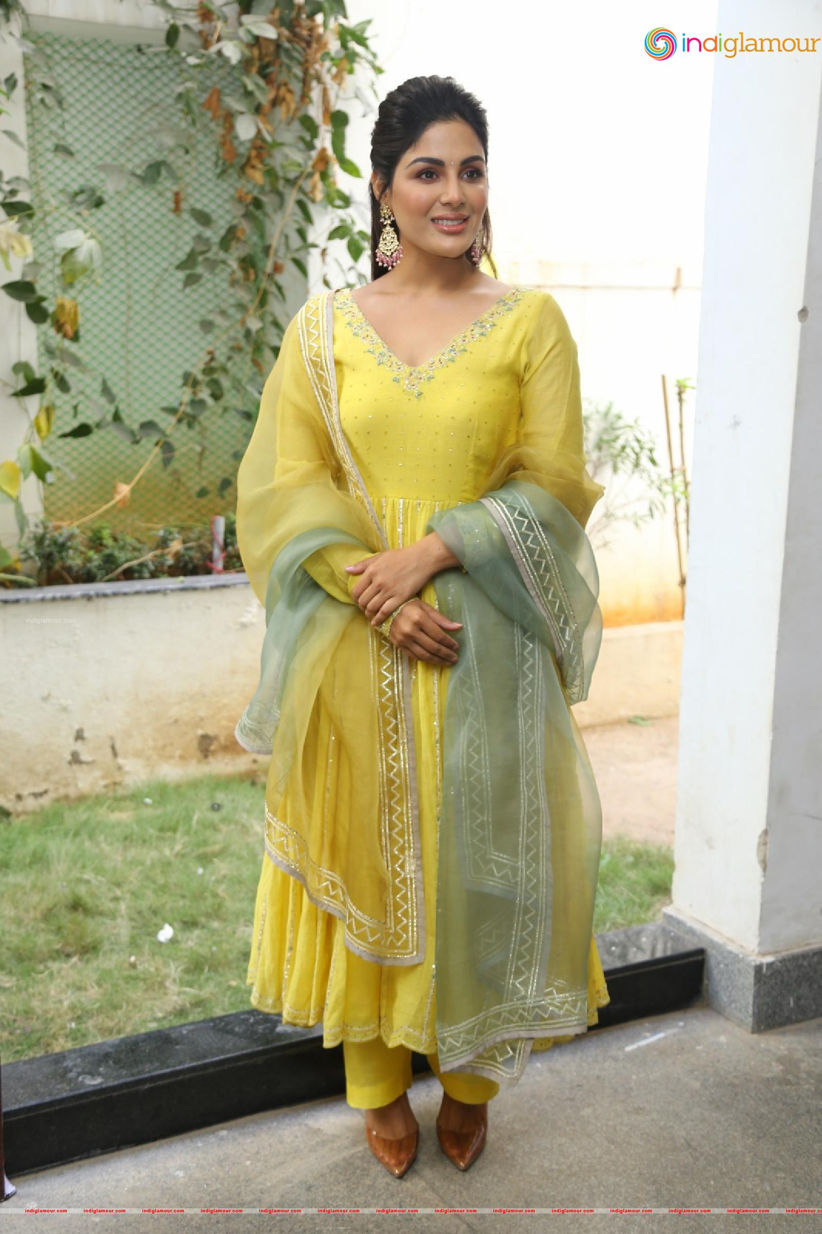 Samyuktha Menon Actress hd photo