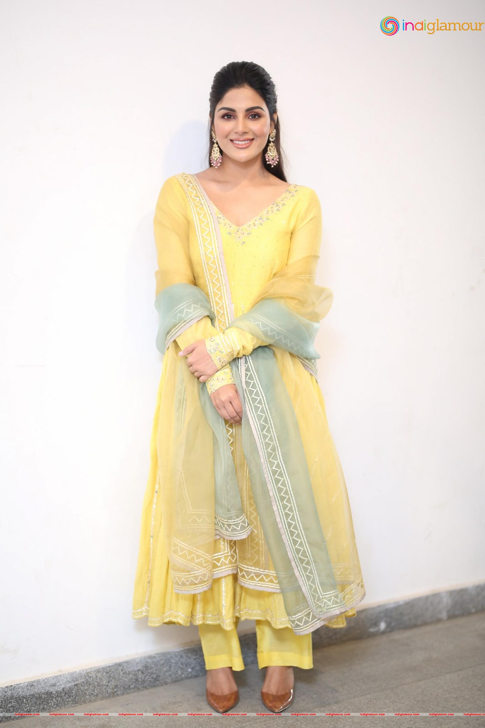 Samyuktha Menon Actress hd photo