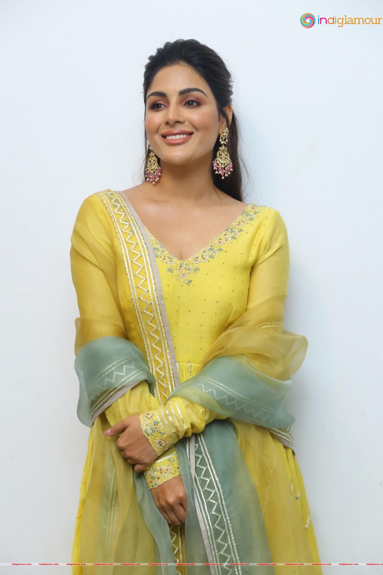 Samyuktha Menon Actress hd photo