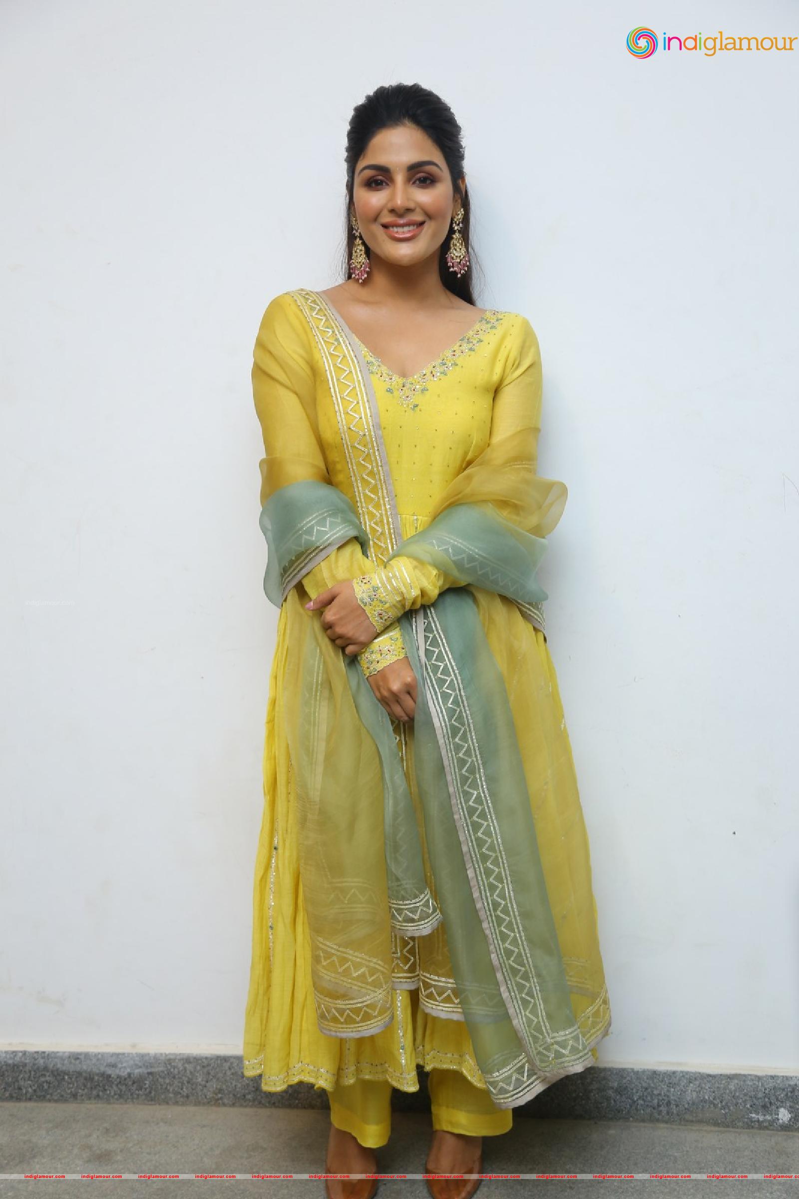Samyuktha Menon Actress hd photo