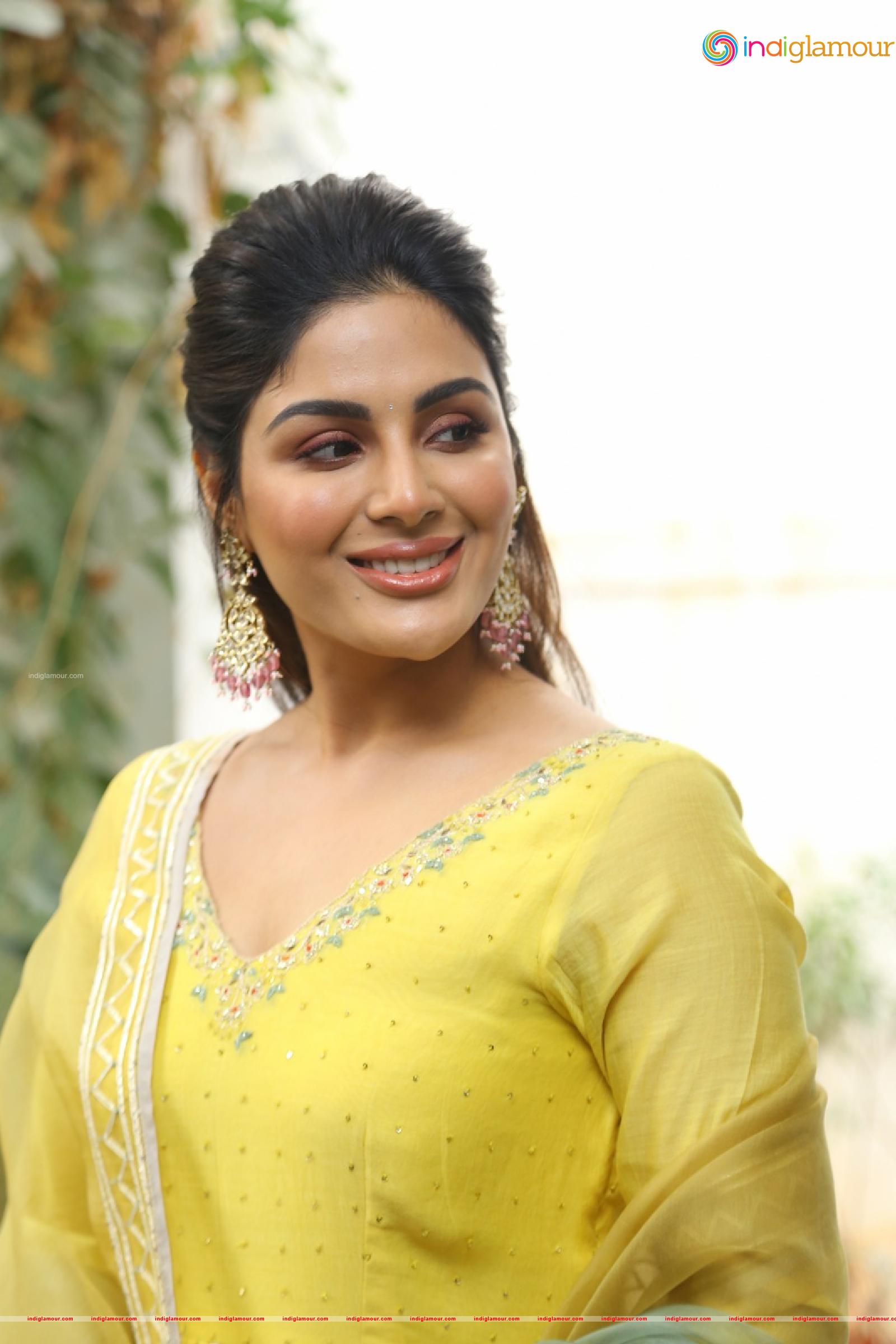 Samyuktha Menon Actress hd photo