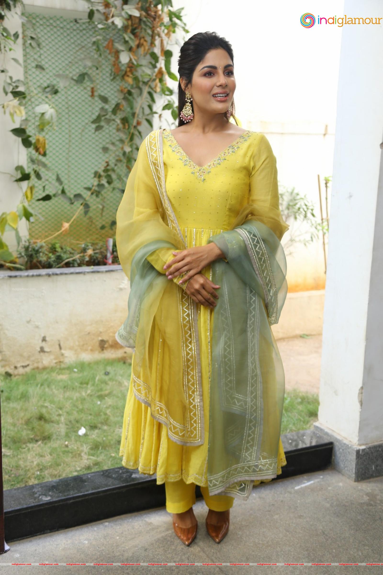Samyuktha Menon Actress hd photo