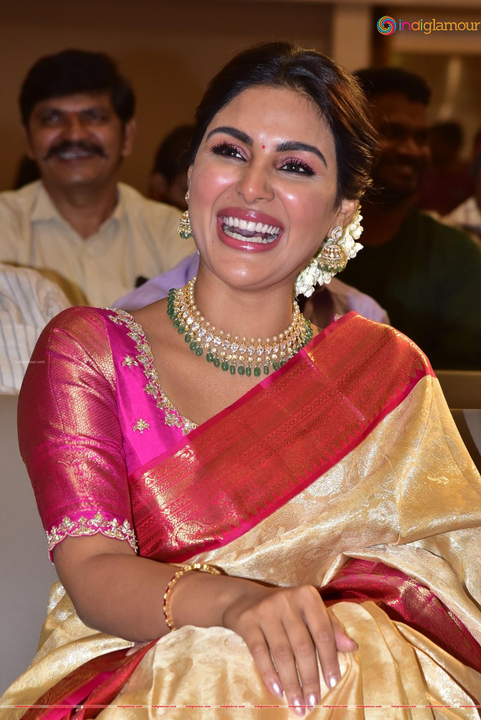 Samyuktha Menon Actress hd photo