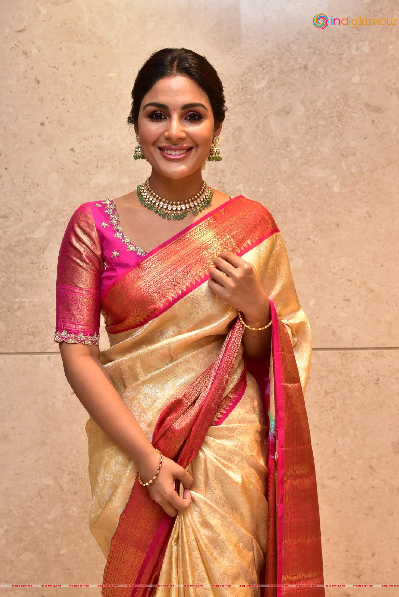 Samyuktha Menon Actress hd photo