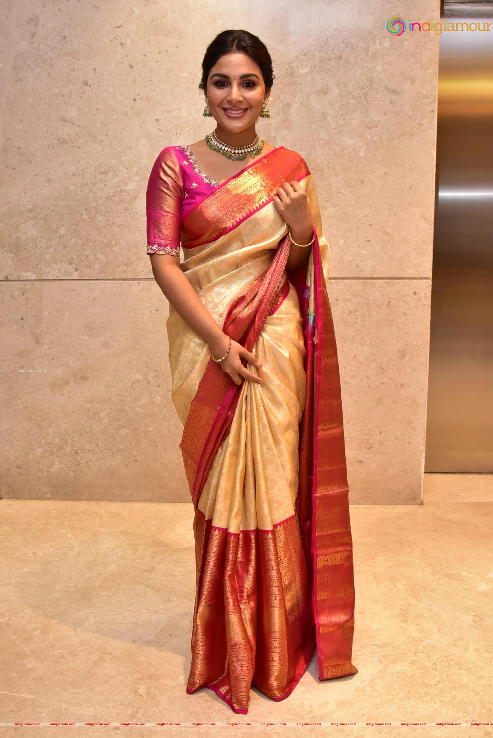 Samyuktha Menon Actress hd photo