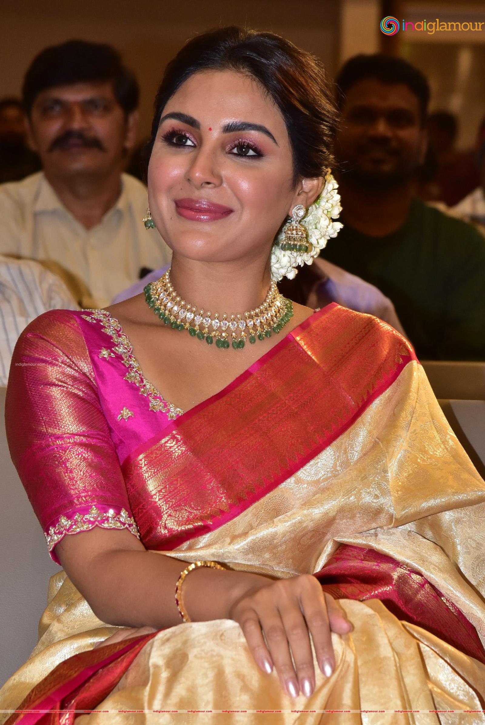 Samyuktha Menon Actress hd photo