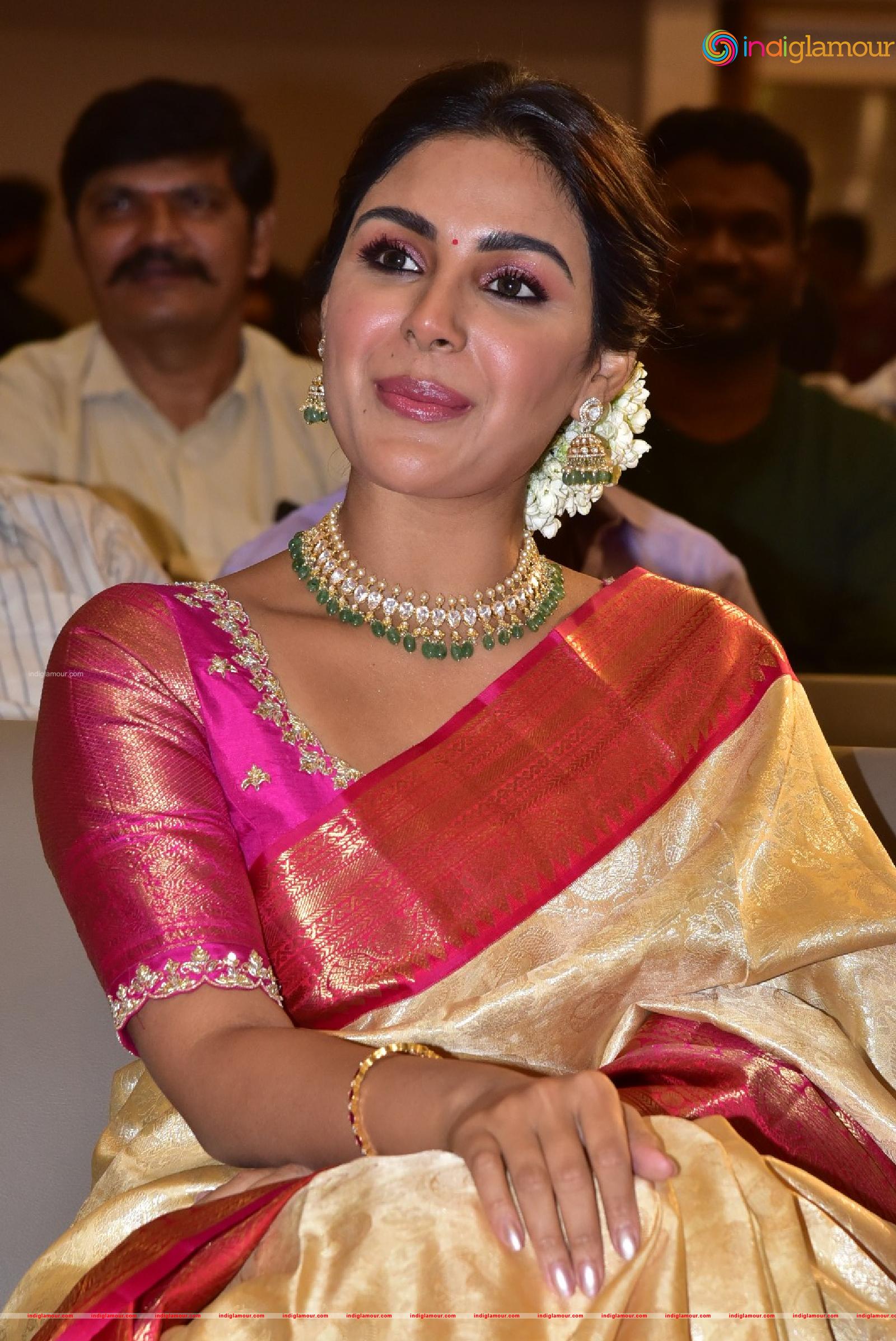 Samyuktha Menon Actress hd photo