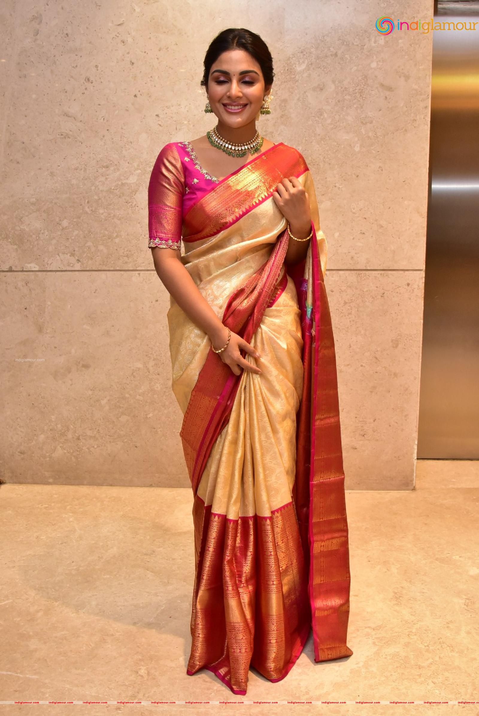 Samyuktha Menon Actress hd photo