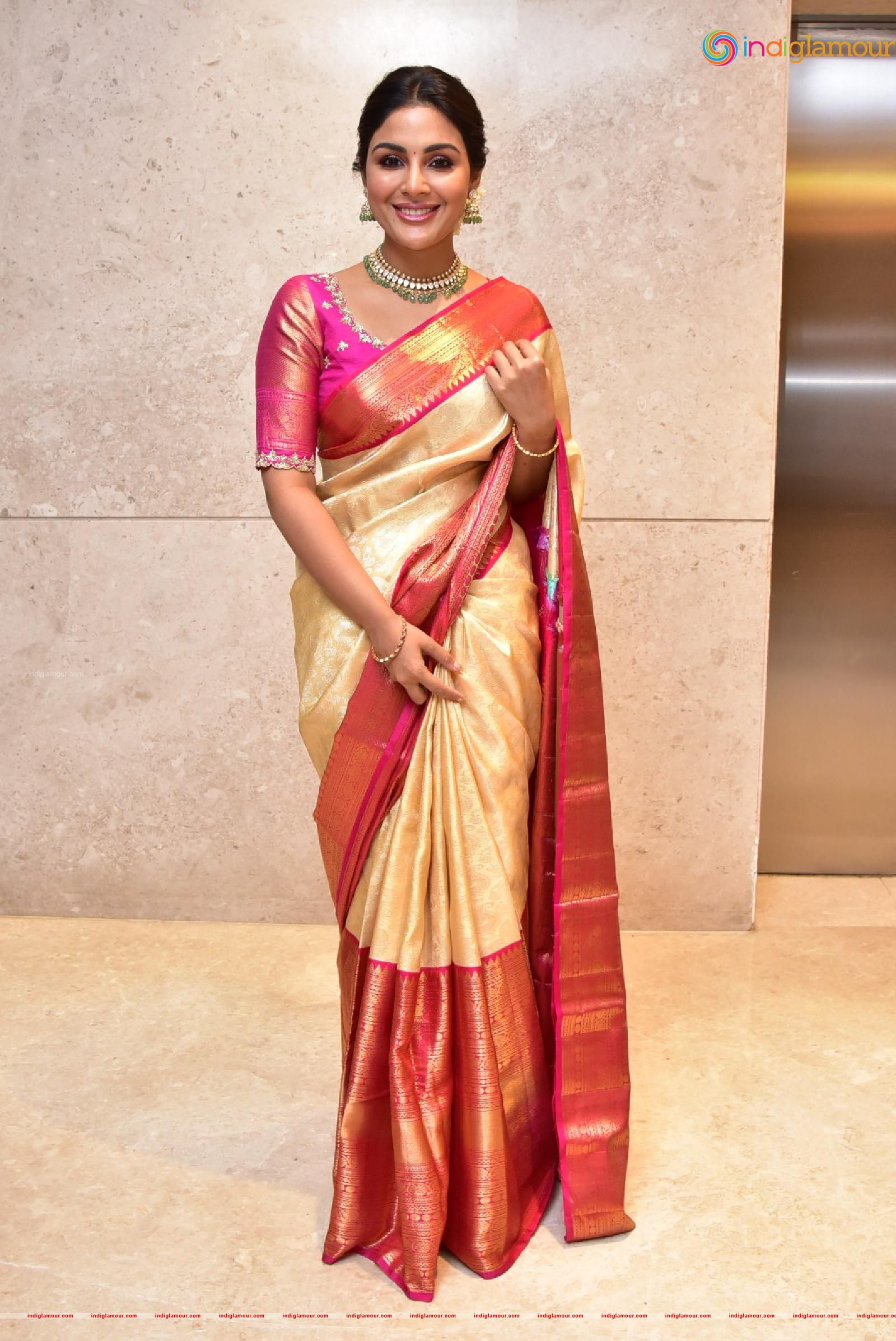 Samyuktha Menon Actress hd photo